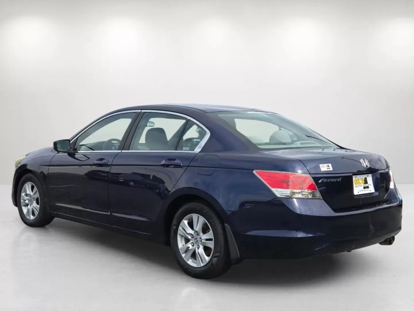 2009 Honda Accord Sdn LX-P (1HGCP264X9A) with an Other engine, located at 3959 U.S. 80 W, Phenix City, AL, 36870, (334) 297-4885, 32.469296, -85.135185 - Are you in the market for a reliable sedan that perfectly balances comfort, style, and functionality? Look no further than the 2009 Honda Accord LX-P, available now at Gils Auto in Phenix City, AL! This versatile vehicle is ideal for daily commuters, growing families, or anyone who enjoys weekend ad - Photo#8