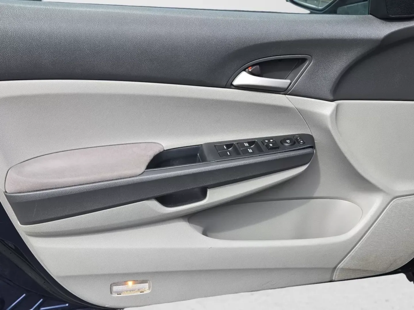 2009 Honda Accord Sdn LX-P (1HGCP264X9A) with an Other engine, located at 3959 U.S. 80 W, Phenix City, AL, 36870, (334) 297-4885, 32.469296, -85.135185 - Are you in the market for a reliable sedan that perfectly balances comfort, style, and functionality? Look no further than the 2009 Honda Accord LX-P, available now at Gils Auto in Phenix City, AL! This versatile vehicle is ideal for daily commuters, growing families, or anyone who enjoys weekend ad - Photo#10