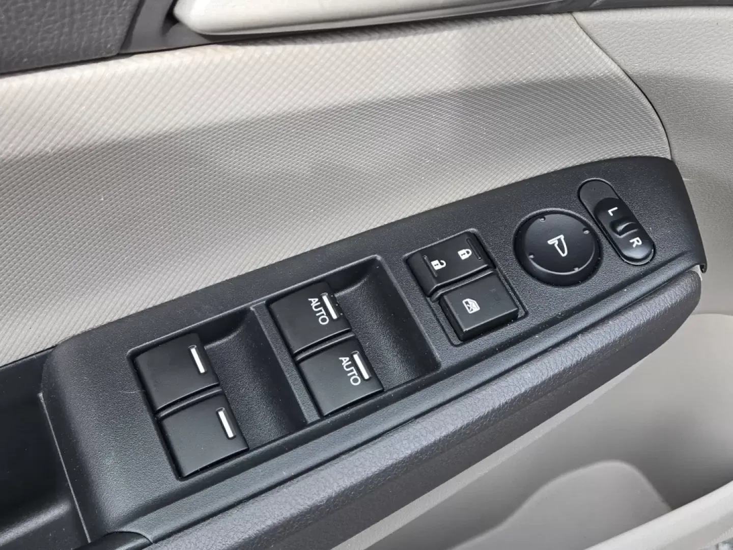 2009 Honda Accord Sdn LX-P (1HGCP264X9A) with an Other engine, located at 3959 U.S. 80 W, Phenix City, AL, 36870, (334) 297-4885, 32.469296, -85.135185 - Are you in the market for a reliable sedan that perfectly balances comfort, style, and functionality? Look no further than the 2009 Honda Accord LX-P, available now at Gils Auto in Phenix City, AL! This versatile vehicle is ideal for daily commuters, growing families, or anyone who enjoys weekend ad - Photo#11