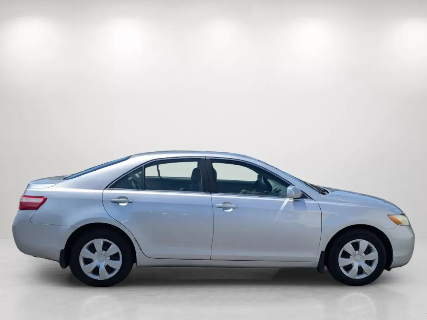 2009 Toyota Camry LE (4T1BE46K99U) with an Other engine, located at 1430 Gateway Drive, Opelika, AL, 36801, (334) 239-0944, 32.637871, -85.409790 - **Experience Comfort and Reliability with the 2009 Toyota Camry LE at Gils Auto**<br /> <br /> Are you searching for a dependable sedan that seamlessly fits your busy lifestyle? Look no further than the **2009 Toyota Camry LE**, available now at **Gils Auto**, located at **3959 U.S. 80 W, Phenix Cit - Photo#3