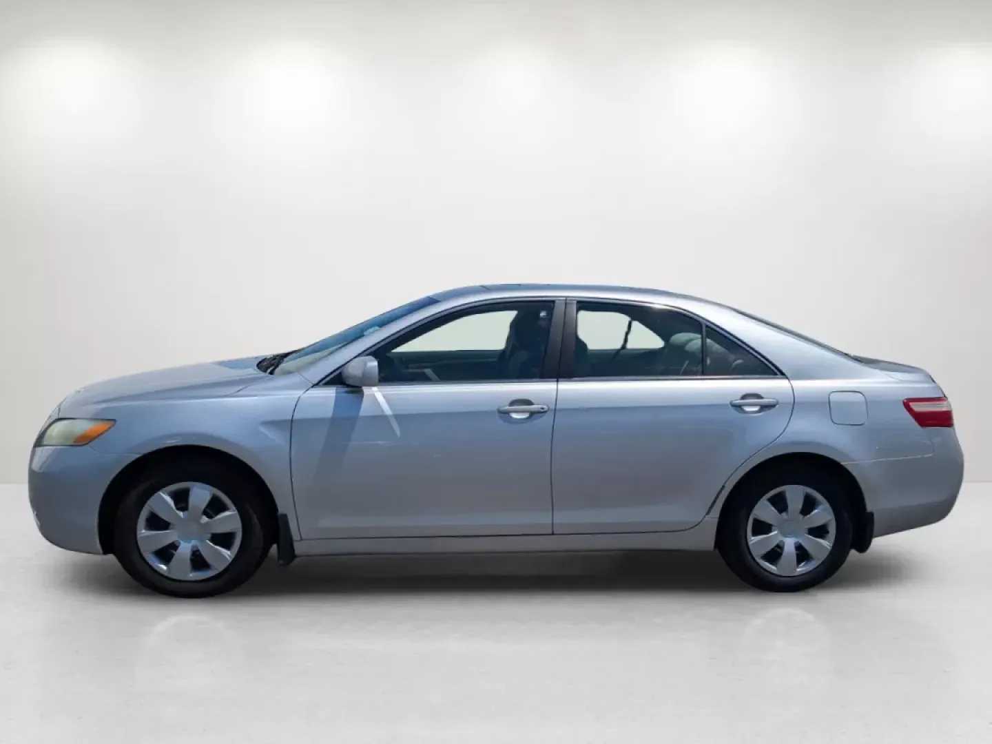 2009 Toyota Camry LE (4T1BE46K99U) with an Other engine, located at 1430 Gateway Drive, Opelika, AL, 36801, (334) 239-0944, 32.637871, -85.409790 - **Experience Comfort and Reliability with the 2009 Toyota Camry LE at Gils Auto**<br /> <br /> Are you searching for a dependable sedan that seamlessly fits your busy lifestyle? Look no further than the **2009 Toyota Camry LE**, available now at **Gils Auto**, located at **3959 U.S. 80 W, Phenix Cit - Photo#7