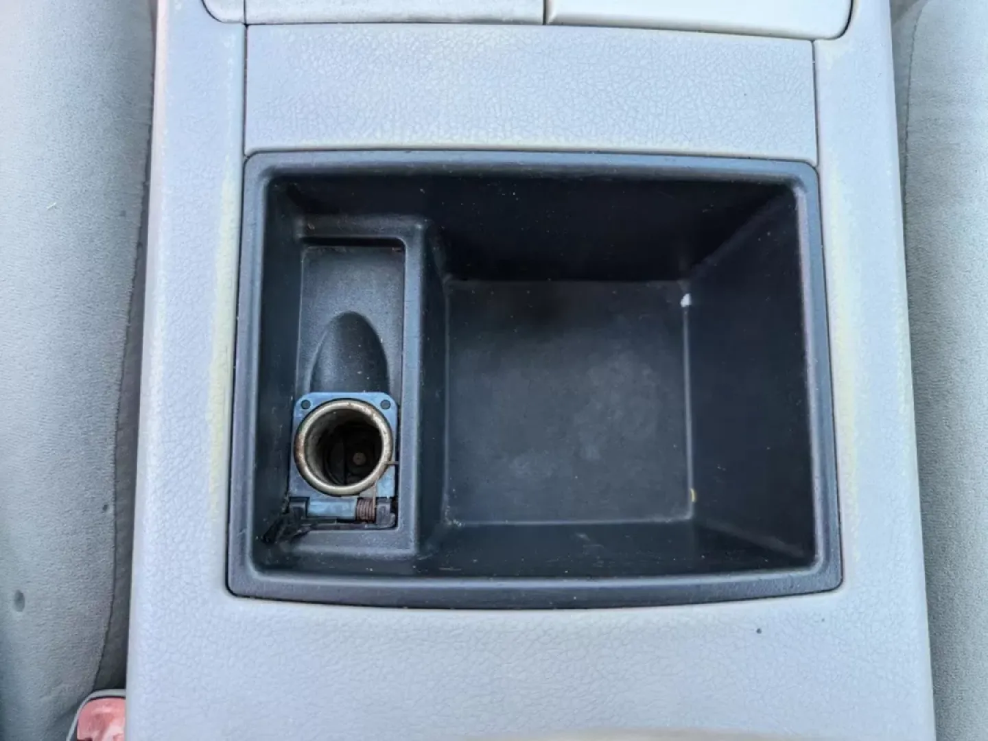 2009 Toyota Camry LE (4T1BE46K99U) with an Other engine, located at 1430 Gateway Drive, Opelika, AL, 36801, (334) 239-0944, 32.637871, -85.409790 - **Experience Comfort and Reliability with the 2009 Toyota Camry LE at Gils Auto**<br /> <br /> Are you searching for a dependable sedan that seamlessly fits your busy lifestyle? Look no further than the **2009 Toyota Camry LE**, available now at **Gils Auto**, located at **3959 U.S. 80 W, Phenix Cit - Photo#12