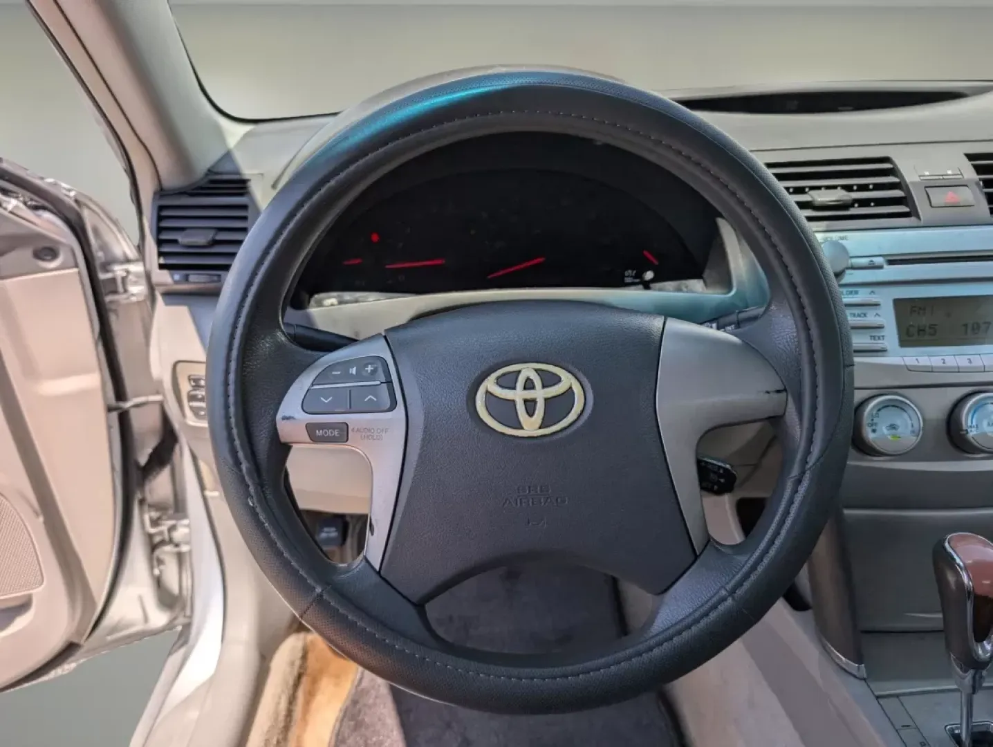 2009 Toyota Camry LE (4T1BE46K99U) with an Other engine, located at 1430 Gateway Drive, Opelika, AL, 36801, (334) 239-0944, 32.637871, -85.409790 - **Experience Comfort and Reliability with the 2009 Toyota Camry LE at Gils Auto**<br /> <br /> Are you searching for a dependable sedan that seamlessly fits your busy lifestyle? Look no further than the **2009 Toyota Camry LE**, available now at **Gils Auto**, located at **3959 U.S. 80 W, Phenix Cit - Photo#15