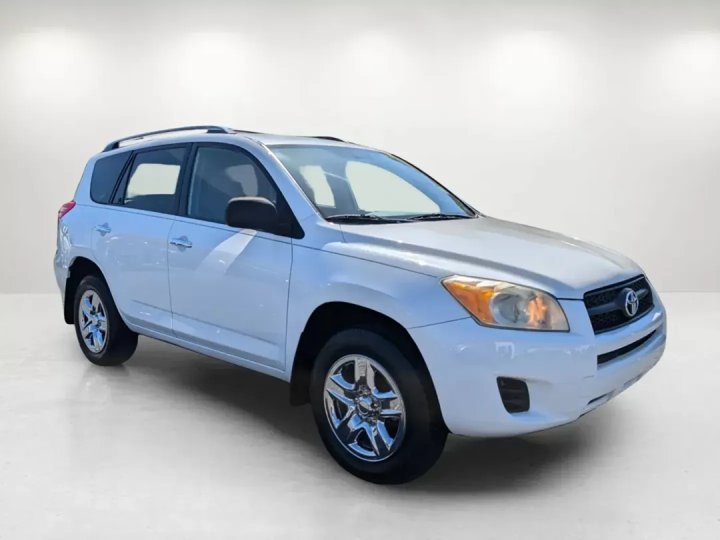 2009 Toyota RAV4 (JTMZF33V39D) with an Other engine, located at 3959 U.S. 80 W, Phenix City, AL, 36870, (334) 297-4885, 32.469296, -85.135185 - **Explore the Open Road in Style: 2009 Toyota RAV4 at Gils Auto!**<br /> <br /> Are you ready for your next adventure? Whether you're cruising through the scenic routes of Phenix City or embarking on weekend excursions with family, the 2009 Toyota RAV4 is the perfect companion for your lifestyle. Th - Photo#3