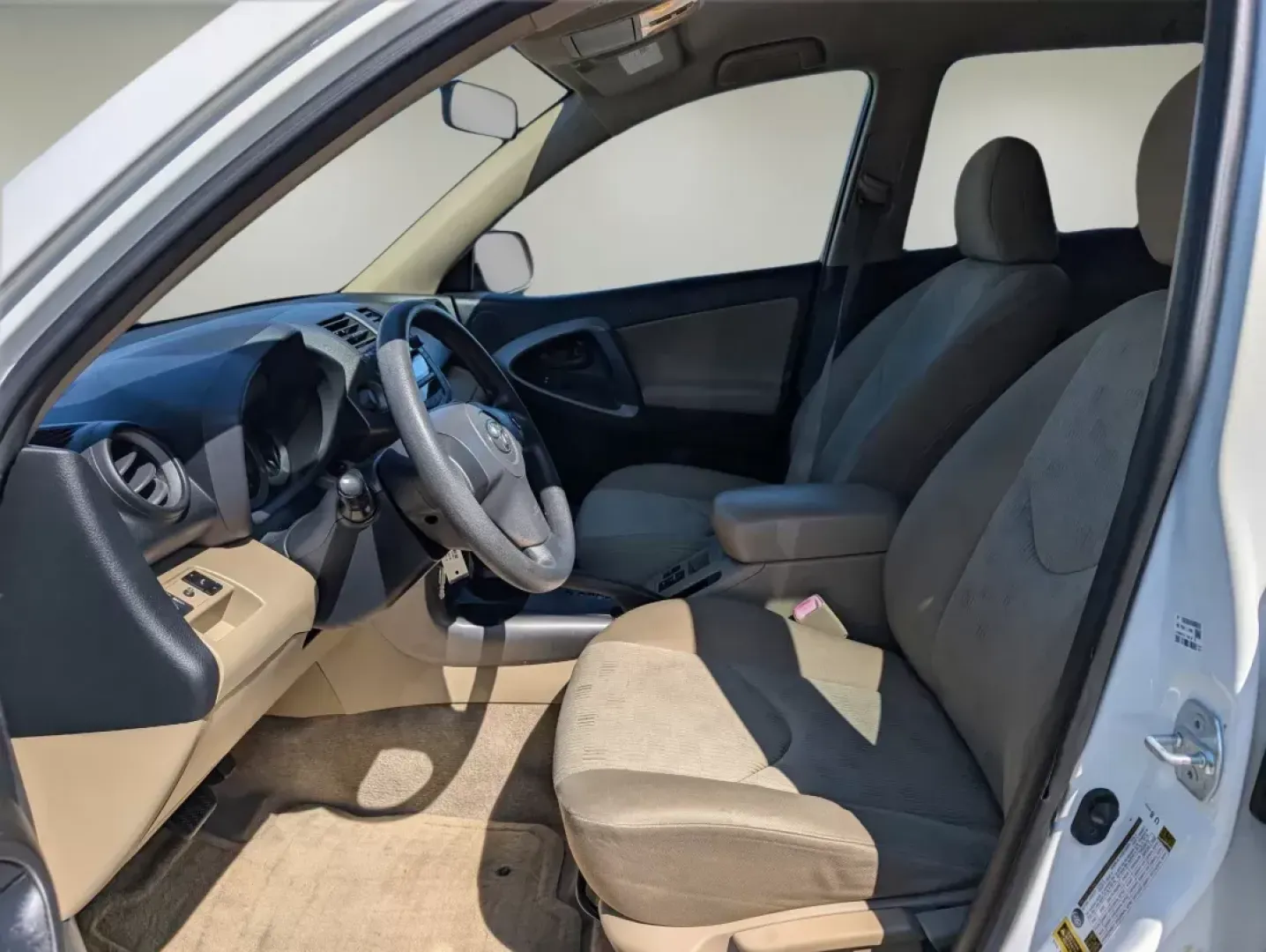 2009 Toyota RAV4 (JTMZF33V39D) with an Other engine, located at 3959 U.S. 80 W, Phenix City, AL, 36870, (334) 297-4885, 32.469296, -85.135185 - **Explore the Open Road in Style: 2009 Toyota RAV4 at Gils Auto!**<br /> <br /> Are you ready for your next adventure? Whether you're cruising through the scenic routes of Phenix City or embarking on weekend excursions with family, the 2009 Toyota RAV4 is the perfect companion for your lifestyle. Th - Photo#10