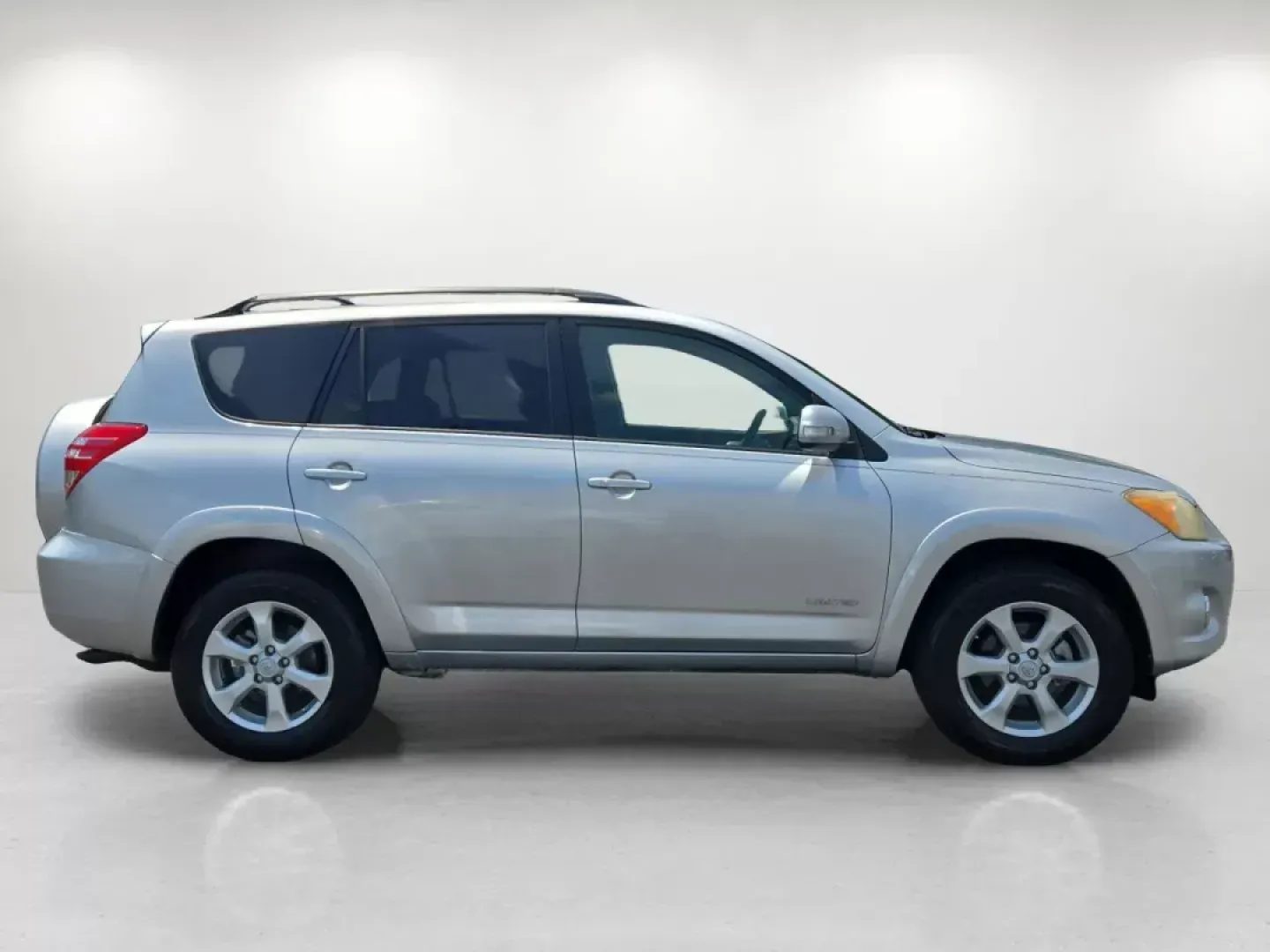 2009 Toyota RAV4 Ltd (JTMZK34V995) with an Other engine, located at 521 Old Farm Lane Rd, Prattville, AL, 36066, (334) 325-1505, 32.482460, -86.416367 - **Discover Adventure with the 2009 Toyota RAV4 at Gils Auto!**<br /> <br /> Are you ready to amplify your lifestyle with a reliable and versatile vehicle? The 2009 Toyota RAV4, available now at Gils Auto in Prattville, AL, is an exceptional choice for those seeking adventure, comfort, and functional - Photo#3