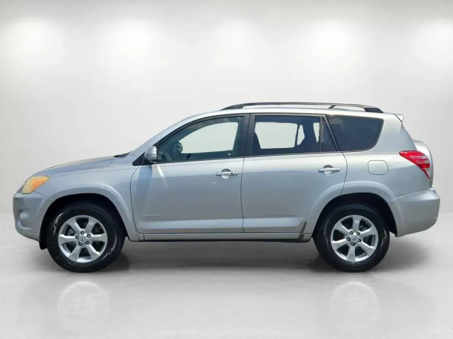 2009 Toyota RAV4 Ltd (JTMZK34V995) with an Other engine, located at 521 Old Farm Lane Rd, Prattville, AL, 36066, (334) 325-1505, 32.482460, -86.416367 - **Discover Adventure with the 2009 Toyota RAV4 at Gils Auto!**<br /> <br /> Are you ready to amplify your lifestyle with a reliable and versatile vehicle? The 2009 Toyota RAV4, available now at Gils Auto in Prattville, AL, is an exceptional choice for those seeking adventure, comfort, and functional - Photo#7