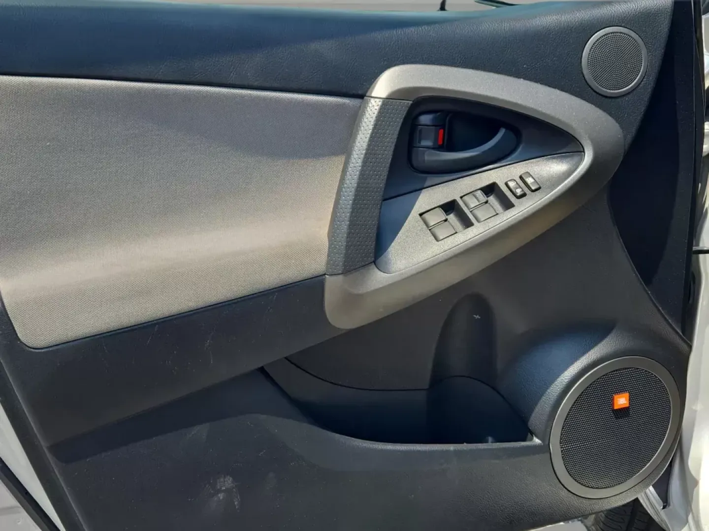 2009 Toyota RAV4 Ltd (JTMZK34V995) with an Other engine, located at 521 Old Farm Lane Rd, Prattville, AL, 36066, (334) 325-1505, 32.482460, -86.416367 - **Discover Adventure with the 2009 Toyota RAV4 at Gils Auto!**<br /> <br /> Are you ready to amplify your lifestyle with a reliable and versatile vehicle? The 2009 Toyota RAV4, available now at Gils Auto in Prattville, AL, is an exceptional choice for those seeking adventure, comfort, and functional - Photo#9