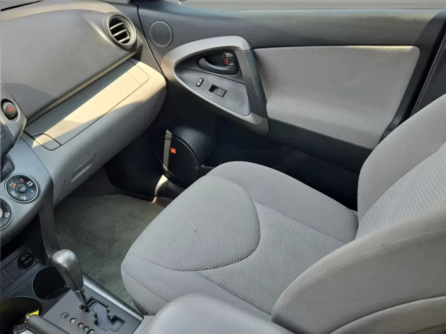 2009 Toyota RAV4 Ltd (JTMZK34V995) with an Other engine, located at 521 Old Farm Lane Rd, Prattville, AL, 36066, (334) 325-1505, 32.482460, -86.416367 - **Discover Adventure with the 2009 Toyota RAV4 at Gils Auto!**<br /> <br /> Are you ready to amplify your lifestyle with a reliable and versatile vehicle? The 2009 Toyota RAV4, available now at Gils Auto in Prattville, AL, is an exceptional choice for those seeking adventure, comfort, and functional - Photo#15