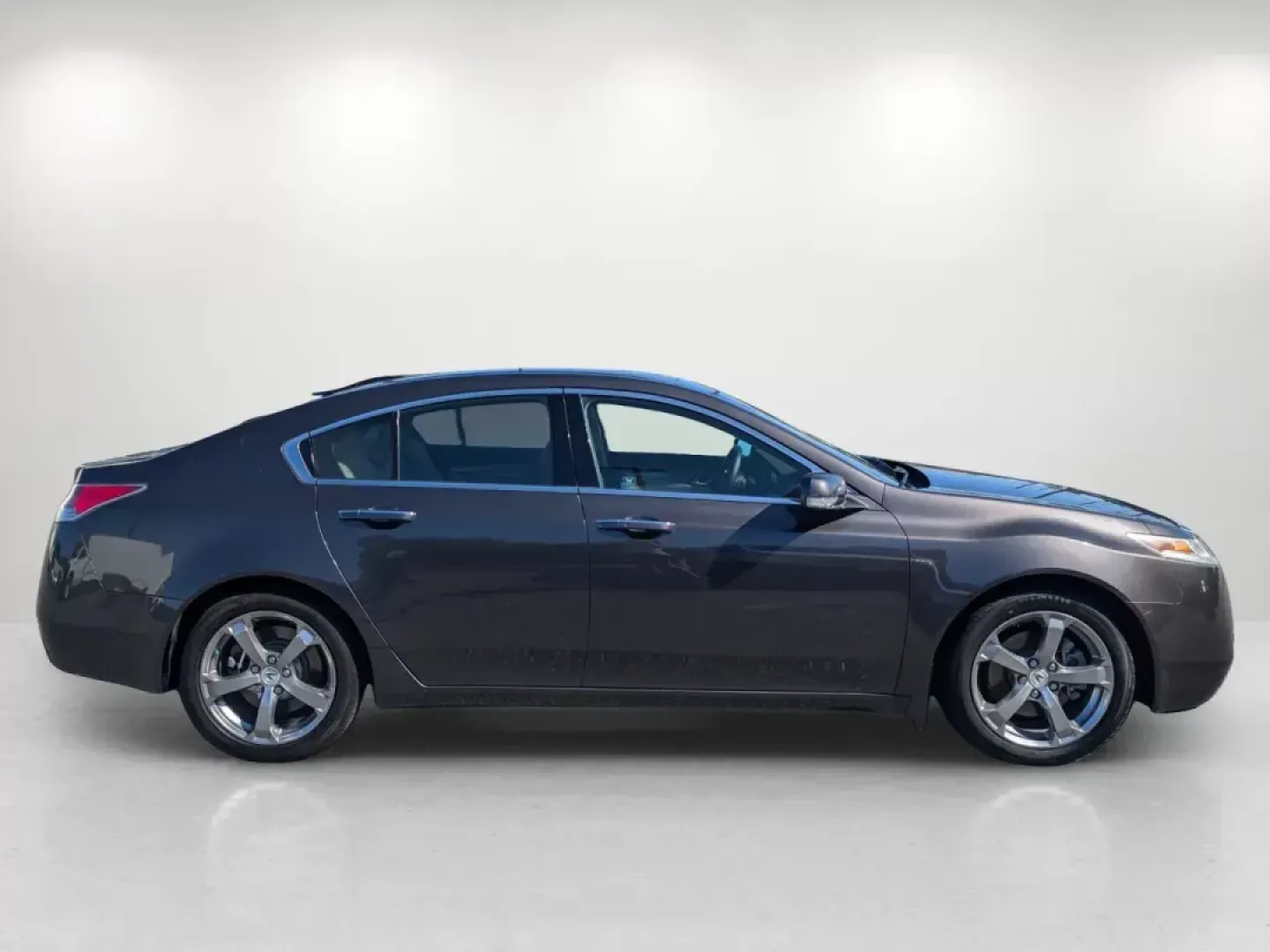 2010 Acura TL Tech Auto (19UUA9F55AA) with an Gas V6 3.7L/223 engine, 5-Speed Automatic w/OD transmission, located at 3959 U.S. 80 W, Phenix City, AL, 36870, (334) 297-4885, 32.469296, -85.135185 - 2010 Acura TL Tech Auto - Photo#5