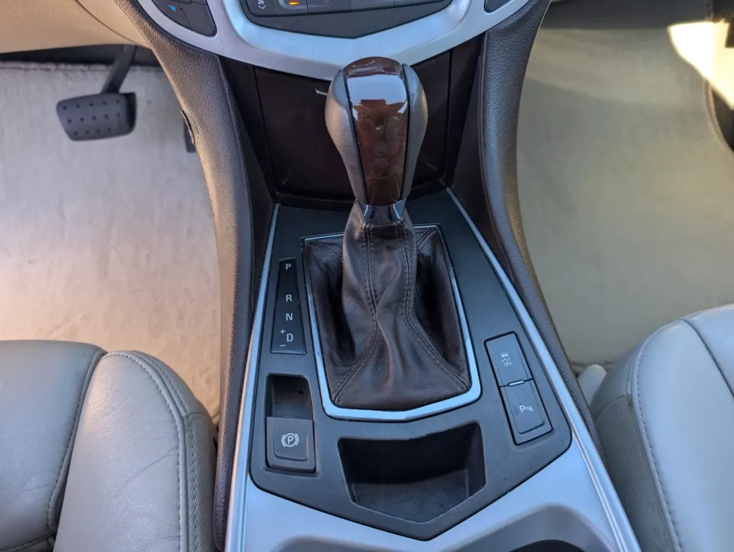 2010 /Shale w/Brownstone upper accents Cadillac SRX Luxury Collection (3GYFNAEY1AS) with an Other engine, located at 804 22nd Ave, Phenix City, AL, 36870, (334) 297-1860, 32.484749, -85.024475 - Discover the perfect blend of luxury and practicality with this stunning 2010 Cadillac SRX Luxury Collection, available now at Gils Auto in Phenix City, AL. If you're searching for a vehicle that enhances your lifestyle-whether you're commuting to work, taking family road trips, or enjoying weekend - Photo#13