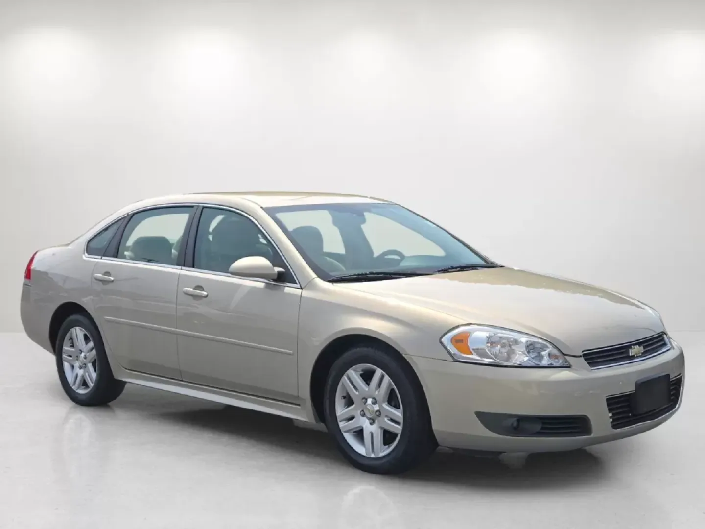 2010 /Neutral Chevrolet Impala LT (2G1WB5EN7A1) with an Other engine, located at 1430 Gateway Drive, Opelika, AL, 36801, (334) 239-0944, 32.637871, -85.409790 - **Discover the Perfect Family Sedan: 2010 Chevrolet Impala LT at Gils Auto in Phenix City, AL**<br /> <br /> Are you searching for a reliable vehicle that offers comfort, space, and style for your family or daily commute? Look no further than this stunning 2010 Chevrolet Impala LT, available now at - Photo#2