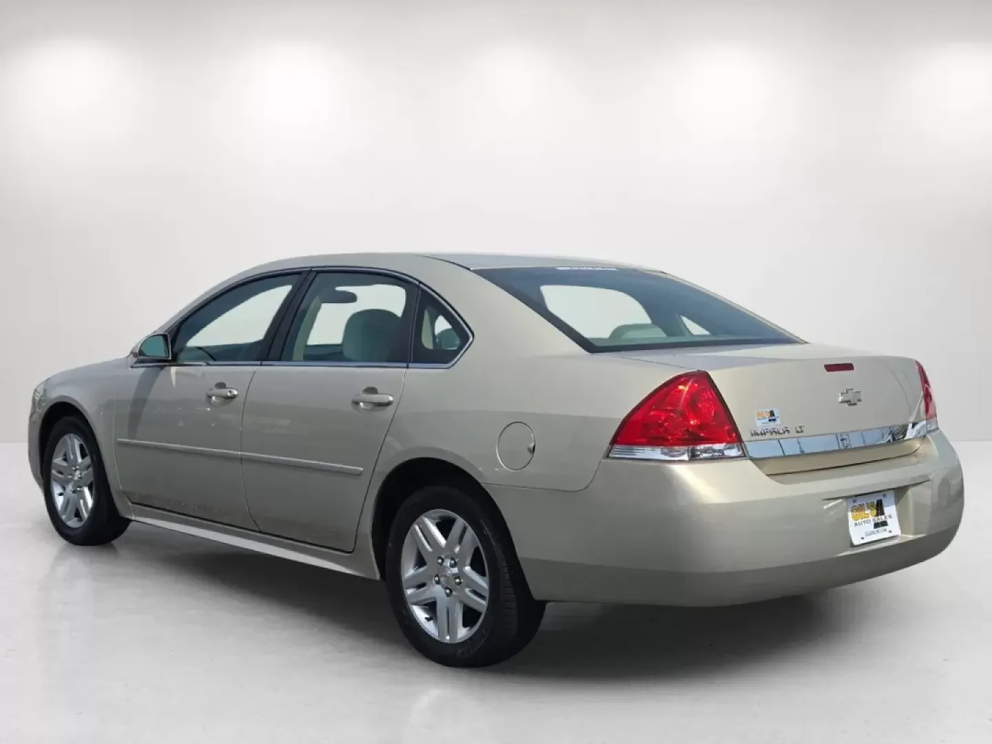 2010 /Neutral Chevrolet Impala LT (2G1WB5EN7A1) with an Other engine, located at 1430 Gateway Drive, Opelika, AL, 36801, (334) 239-0944, 32.637871, -85.409790 - **Discover the Perfect Family Sedan: 2010 Chevrolet Impala LT at Gils Auto in Phenix City, AL**<br /> <br /> Are you searching for a reliable vehicle that offers comfort, space, and style for your family or daily commute? Look no further than this stunning 2010 Chevrolet Impala LT, available now at - Photo#6