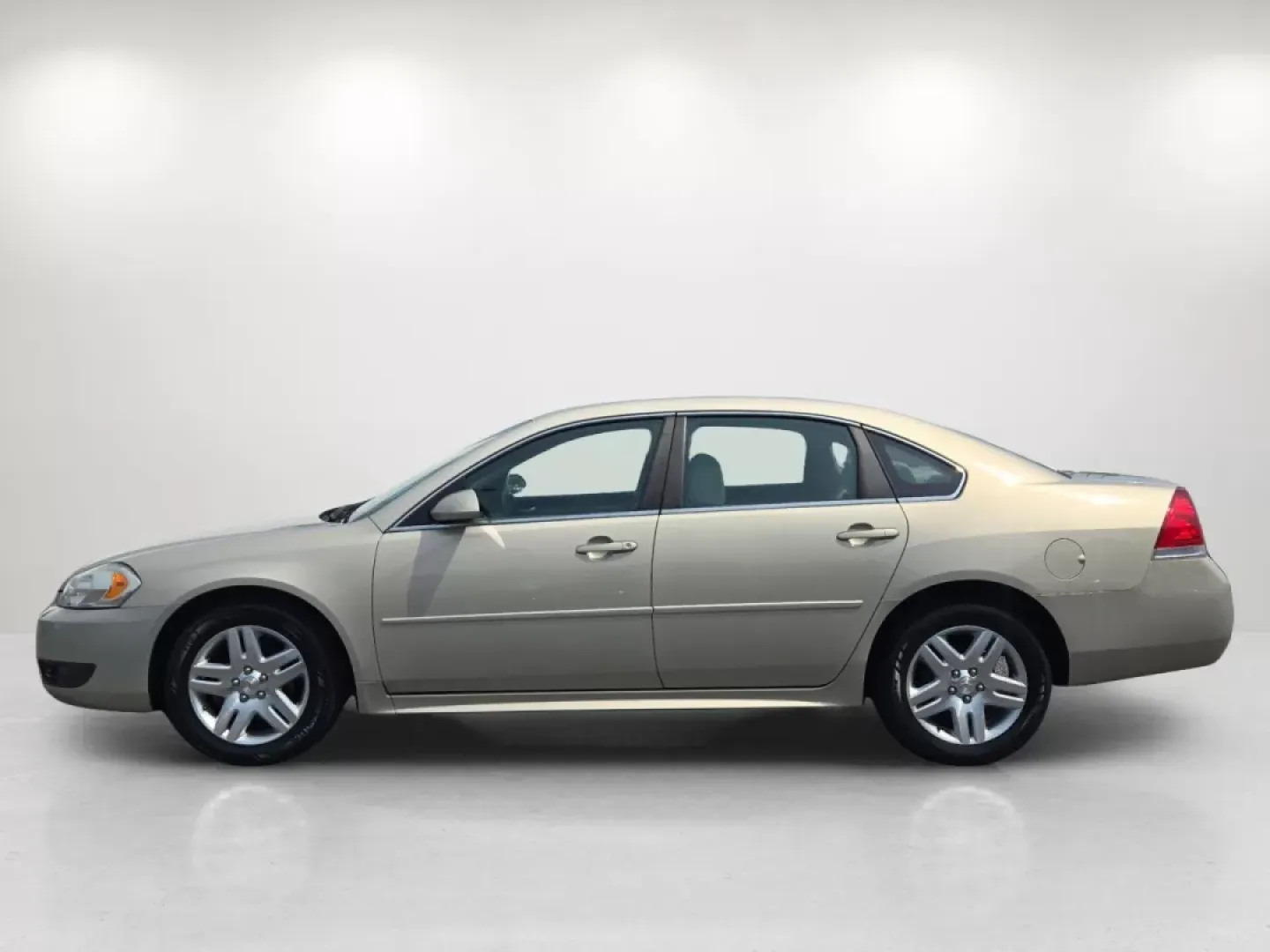 2010 /Neutral Chevrolet Impala LT (2G1WB5EN7A1) with an Other engine, located at 1430 Gateway Drive, Opelika, AL, 36801, (334) 239-0944, 32.637871, -85.409790 - **Discover the Perfect Family Sedan: 2010 Chevrolet Impala LT at Gils Auto in Phenix City, AL**<br /> <br /> Are you searching for a reliable vehicle that offers comfort, space, and style for your family or daily commute? Look no further than this stunning 2010 Chevrolet Impala LT, available now at - Photo#7