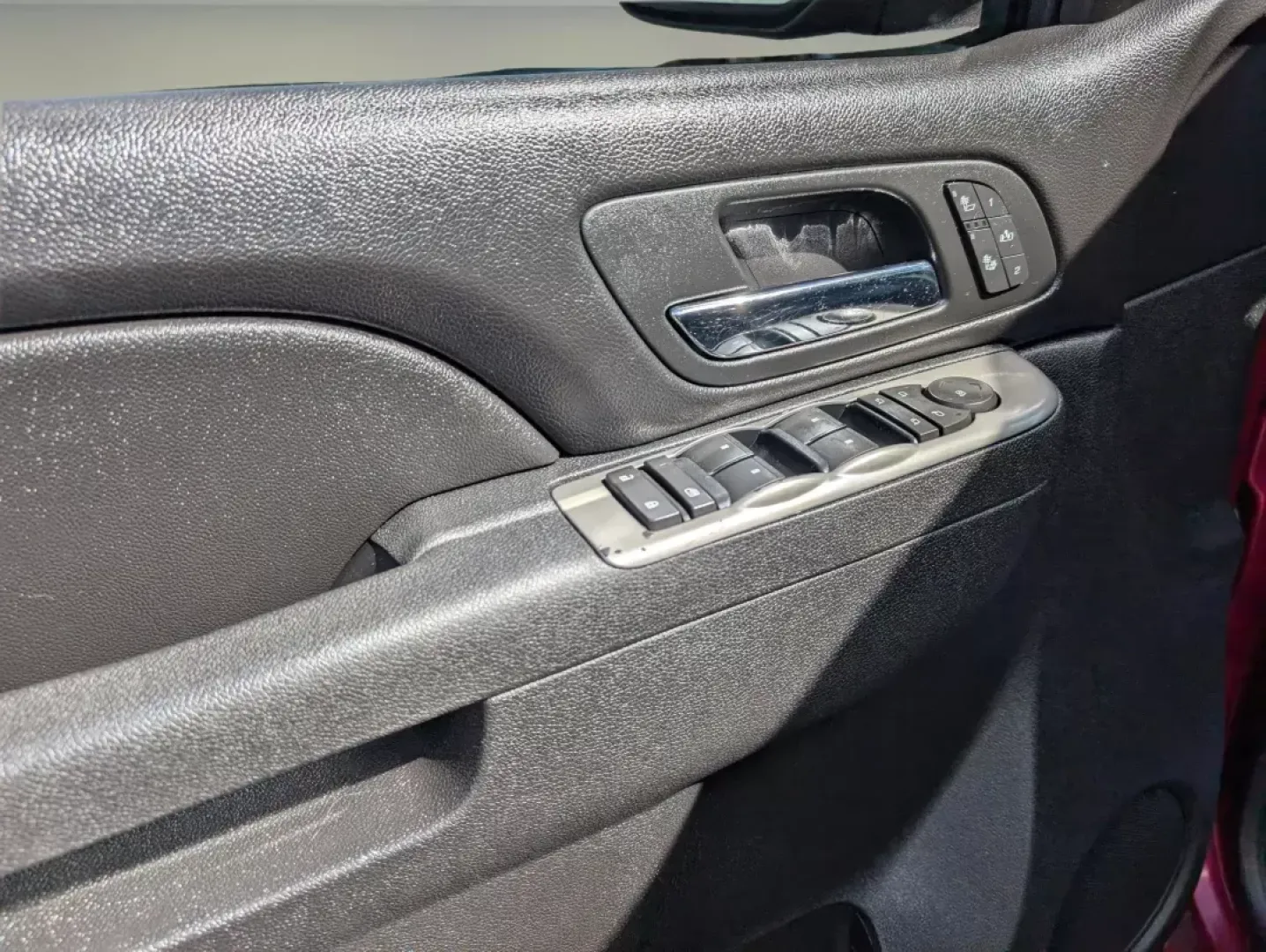 2010 /Ebony Chevrolet Tahoe LT (1GNUKBE04AR) with an Gas/Ethanol V8 5.3L/323 engine, 6-Speed Automatic w/OD transmission, located at 3959 U.S. 80 W, Phenix City, AL, 36870, (334) 297-4885, 32.469296, -85.135185 - 2010 Chevrolet Tahoe LT - Photo#9