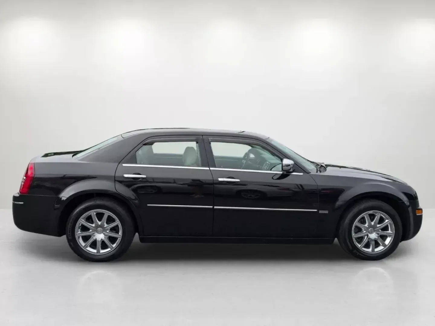 2010 /Dark Khaki/Light Gray Stone Chrysler 300 Touring Signature (2C3CA5CV4AH) with an Other engine, located at 1430 Gateway Drive, Opelika, AL, 36801, (334) 239-0944, 32.637871, -85.409790 - **Drive in Style with the 2010 Chrysler 300 Touring Signature Perfect for Daily Commutes or Weekend Getaways!**<br /> <br /> Are you on the hunt for a vehicle that combines sophistication, comfort, and reliability? Look no further than the stunning 2010 Chrysler 300 Touring Signature, now available - Photo#3