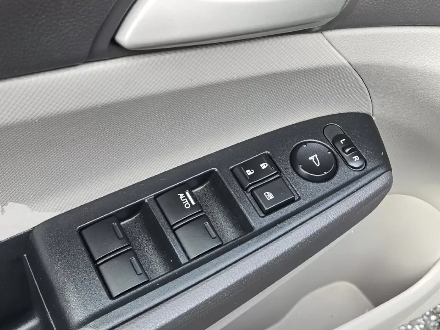 2010 Honda Accord Sdn LX (1HGCP2F3XAA) with an Other engine, located at 1430 Gateway Drive, Opelika, AL, 36801, (334) 239-0944, 32.637871, -85.409790 - **Discover Your Next Adventure with the 2010 Honda Accord LX Perfect for Your Daily Drive!**<br /> <br /> Are you searching for a reliable and stylish sedan that fits your active lifestyle? Look no further! Gils Auto in Phenix City, AL, has the ideal vehicle for you: the 2010 Honda Accord LX. Wheth - Photo#10