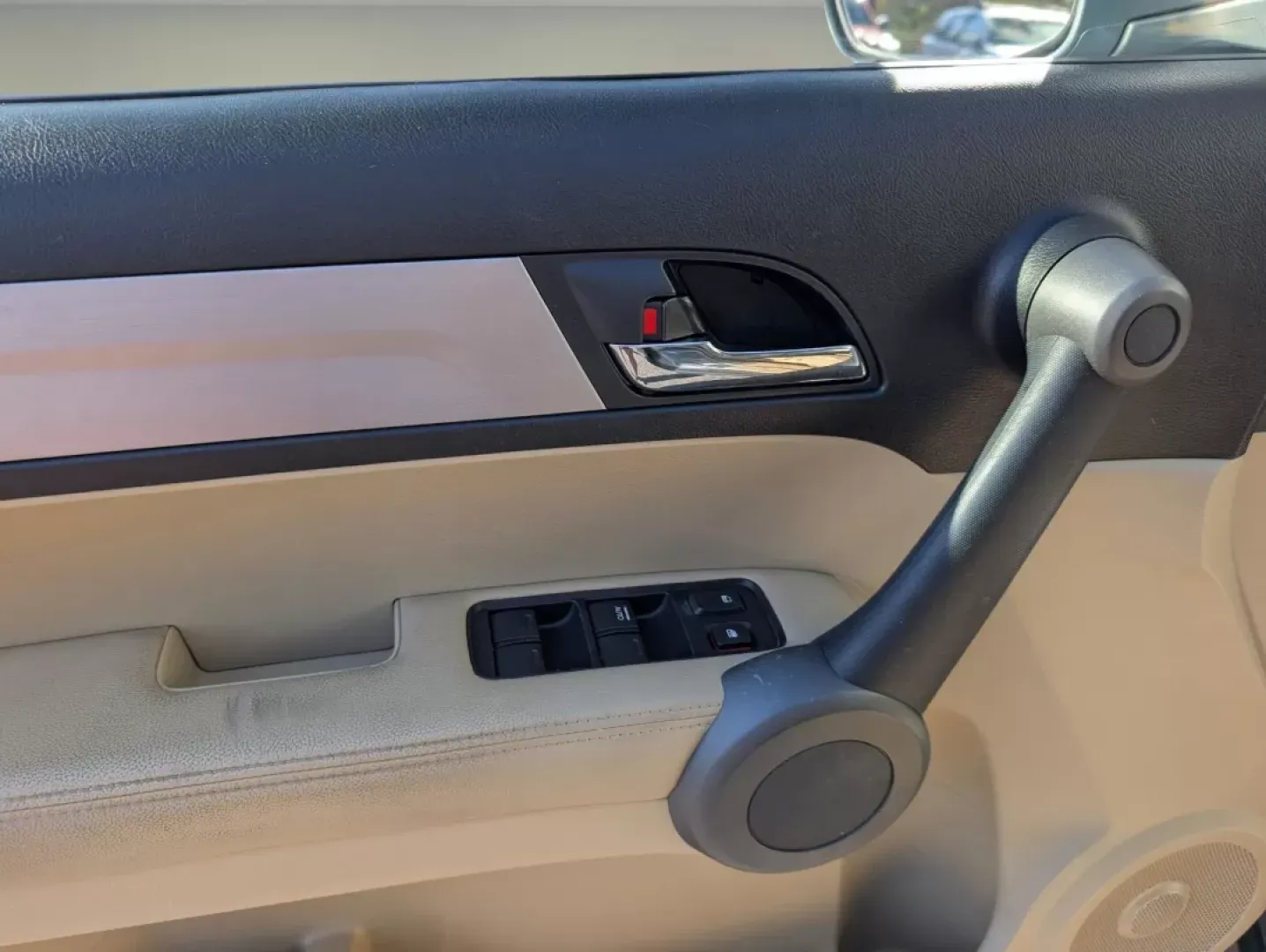 2010 Honda CR-V EX-L (5J6RE3H78AL) with an Other engine, located at 5115 14th Ave., Columbus, GA, 31904, (706) 323-0345, 32.511494, -84.971046 - **Explore the Open Road with the 2010 Honda CR-V EX-L: Your Perfect Companion for Family Adventures!**<br /> <br /> Are you searching for a reliable SUV that can accommodate your growing family's needs while keeping your budget in check? Look no further than Gils Auto in Phenix City, AL! We speciali - Photo#8