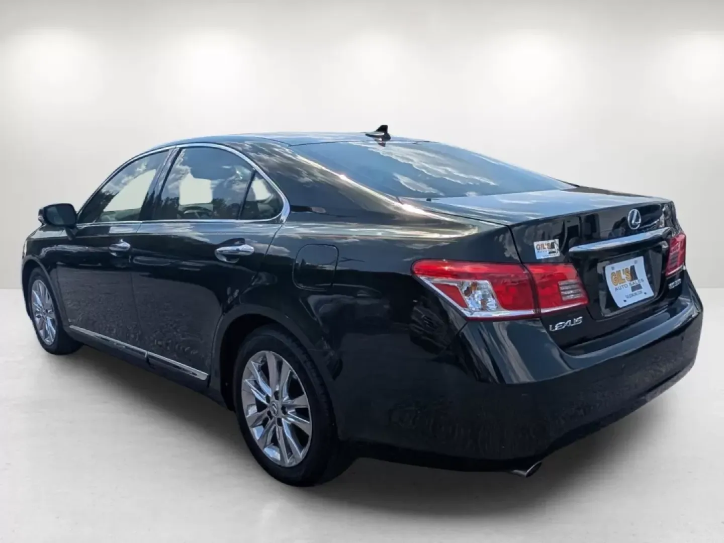 2010 Lexus ES 350 (JTHBK1EG1A2) with an Other engine, located at 3959 U.S. 80 W, Phenix City, AL, 36870, (334) 297-4885, 32.469296, -85.135185 - **Elevate Your Commute with Luxury: 2010 Lexus ES 350 at Gils Auto!**<br /> <br /> Are you ready to transform your daily drive into a luxurious experience? The stunning 2010 Lexus ES 350 is perfect for those who crave style, comfort, and advanced technology while navigating the busy streets of Pheni - Photo#6