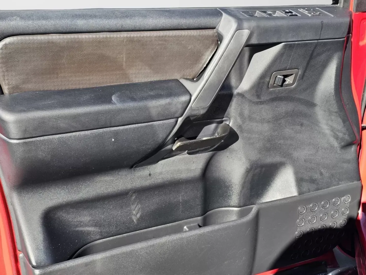 2010 /Charcoal Nissan Titan SE (1N6BA0ED1AN) with an Other engine, located at 1430 Gateway Drive, Opelika, AL, 36801, (334) 239-0944, 32.637871, -85.409790 - **Unleash Your Adventurous Spirit with This 2010 Nissan Titan at Gils Auto!**<br /> <br /> Are you ready to elevate your weekend adventures or tackle your daily commute with a reliable and powerful pickup? Look no further than this striking 2010 Nissan Titan SE, available now at Gils Auto, your trus - Photo#8