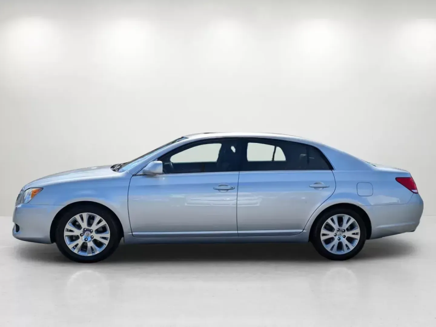 2010 Toyota Avalon XLS (4T1BK3DB4AU) with an Other engine, located at 7000 Northlake Connector, Columbus, GA, 31904, (706) 987-8085, 32.524975, -84.978134 - Are you searching for a reliable and spacious sedan that fits both your lifestyle and budget? Look no further than this 2010 Toyota Avalon XLS at Gils Auto - Columbus #2, your trusted Buy Here Pay Here dealership located at 7000 Northlake Connector, Columbus, GA 31904. This elegant sedan is perfect - Photo#8