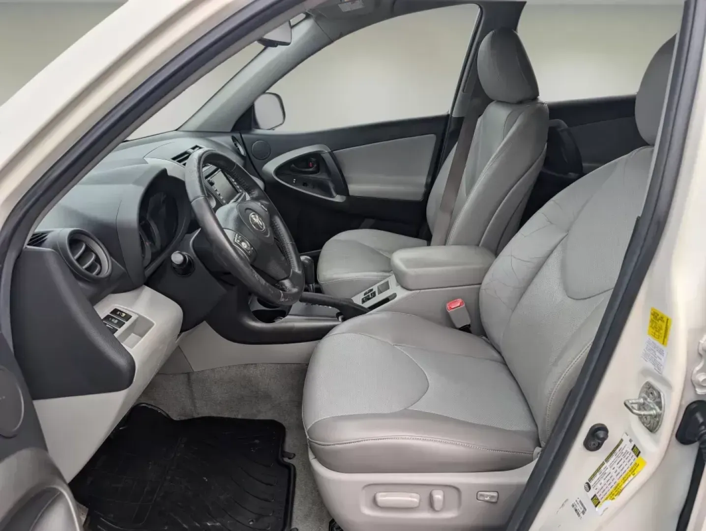 2010 Toyota RAV4 Ltd (2T3YK4DV0AW) with an Gas V6 3.5L/211 engine, 5-Speed Automatic w/OD transmission, located at 1430 Gateway Drive, Opelika, AL, 36801, (334) 239-0944, 32.637871, -85.409790 - **Explore the Open Road with the 2010 Toyota RAV4 from Gils Auto - Opelika**<br /> <br /> Are you ready for your next adventure? Imagine cruising down the picturesque roads of Alabama, discovering hidden gems around Opelika, AL. Whether you're taking the family on a weekend getaway or commuting to w - Photo#9