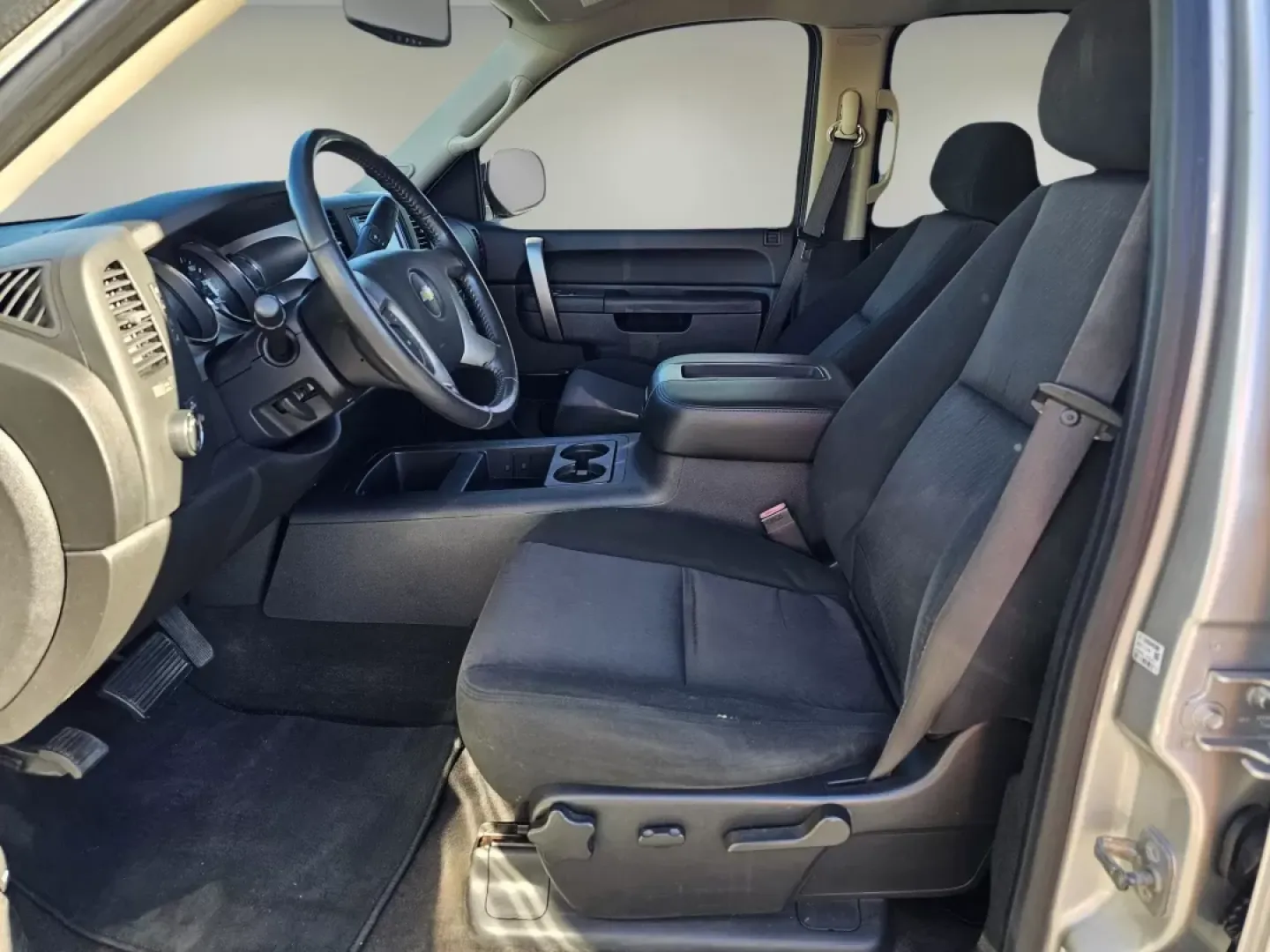 2011 /Ebony Chevrolet Silverado 1500 LT (3GCPCSE09BG) with an Other engine, located at 3959 U.S. 80 W, Phenix City, AL, 36870, (334) 297-4885, 32.469296, -85.135185 - **Discover Your Next Adventure with This 2011 Chevrolet Silverado 1500 LT Crew Cab at Gils Auto!**<br /> <br /> Are you ready to elevate your lifestyle and embark on unforgettable journeys? Look no further than this stunning 2011 Chevrolet Silverado 1500 LT Crew Cab pickup truck, boasting a perfect - Photo#10