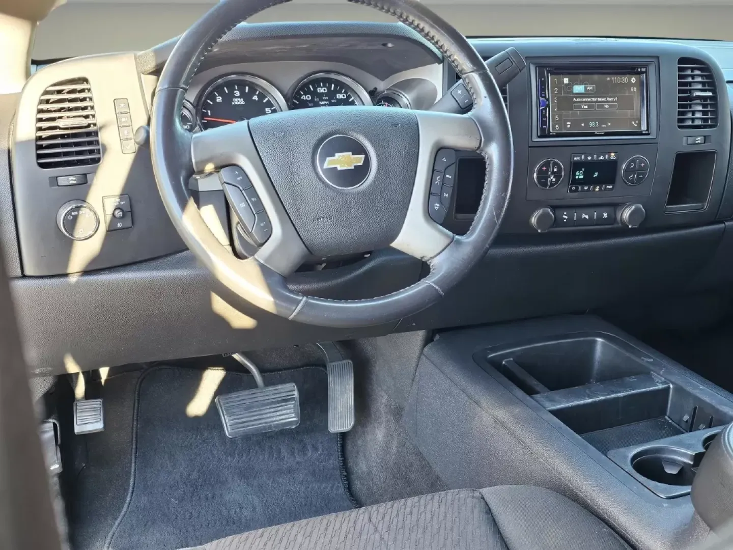 2011 /Ebony Chevrolet Silverado 1500 LT (3GCPCSE09BG) with an Other engine, located at 3959 U.S. 80 W, Phenix City, AL, 36870, (334) 297-4885, 32.469296, -85.135185 - **Discover Your Next Adventure with This 2011 Chevrolet Silverado 1500 LT Crew Cab at Gils Auto!**<br /> <br /> Are you ready to elevate your lifestyle and embark on unforgettable journeys? Look no further than this stunning 2011 Chevrolet Silverado 1500 LT Crew Cab pickup truck, boasting a perfect - Photo#16
