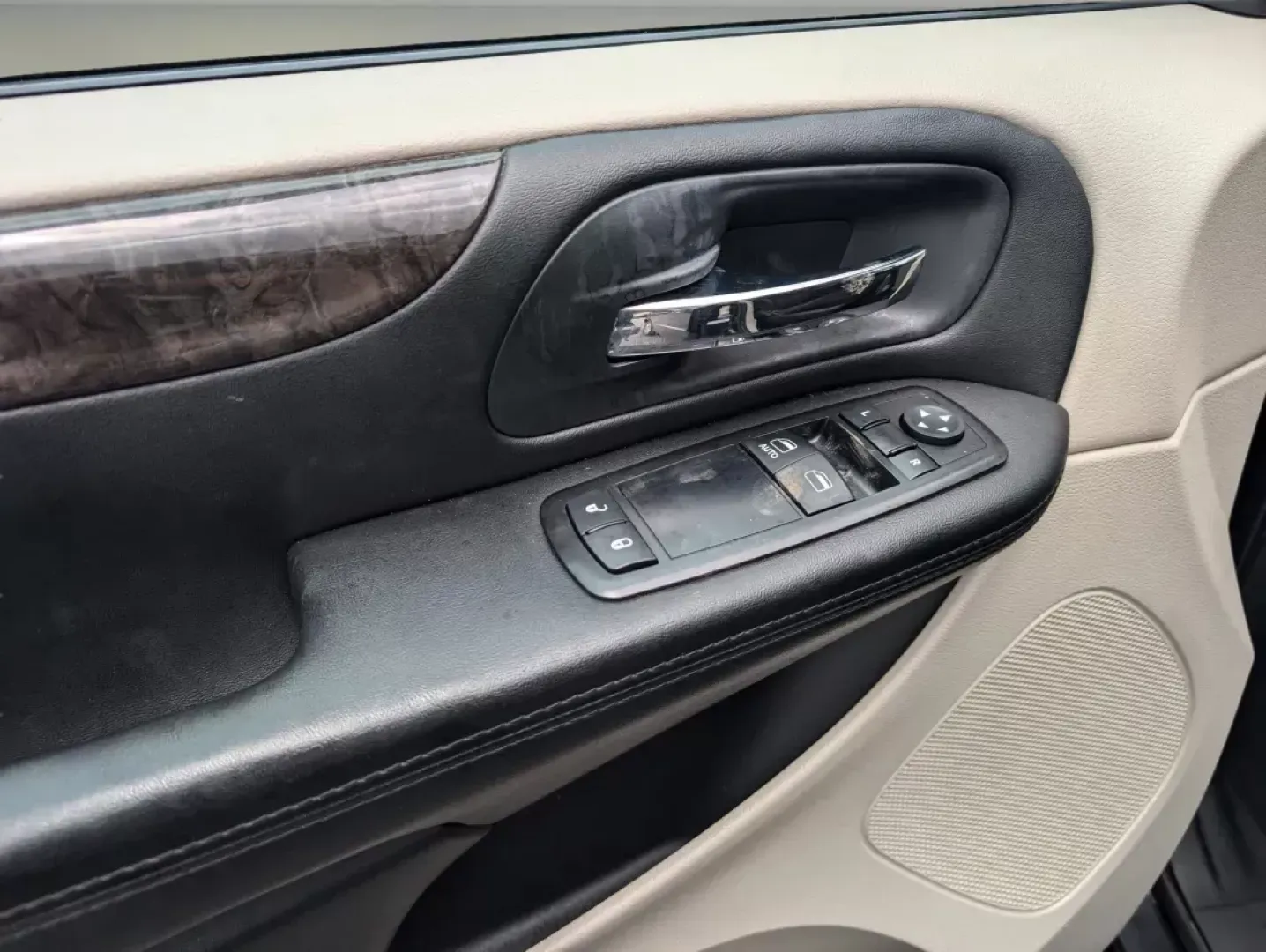 2011 /Black/Light Graystone Interior Dodge Grand Caravan Express (2D4RN4DG7BR) with an Other engine, located at 521 Old Farm Lane Rd, Prattville, AL, 36066, (334) 325-1505, 32.482460, -86.416367 - If you're on the lookout for a vehicle that perfectly balances family needs and budget-friendly financing options, look no further than this 2011 Dodge Grand Caravan Express at Gils Auto in Prattville, AL. This spacious mini-van is designed for growing families or anyone who needs extra room for wee - Photo#8
