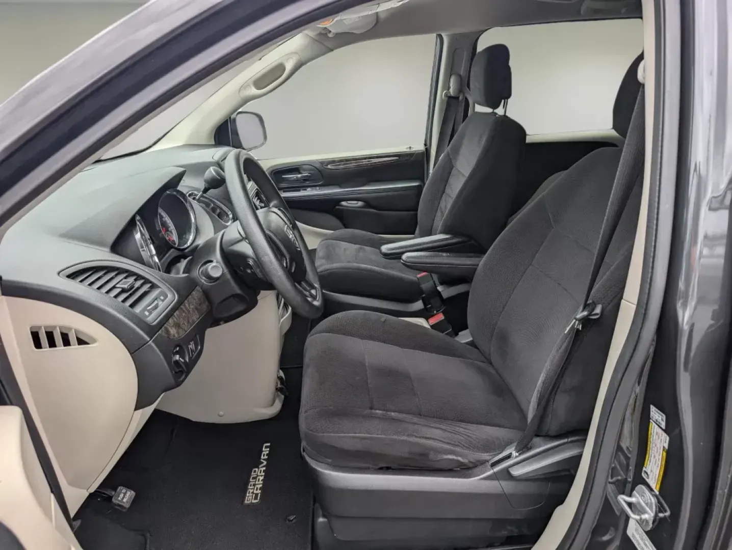 2011 /Black/Light Graystone Interior Dodge Grand Caravan Express (2D4RN4DG7BR) with an Other engine, located at 521 Old Farm Lane Rd, Prattville, AL, 36066, (334) 325-1505, 32.482460, -86.416367 - If you're on the lookout for a vehicle that perfectly balances family needs and budget-friendly financing options, look no further than this 2011 Dodge Grand Caravan Express at Gils Auto in Prattville, AL. This spacious mini-van is designed for growing families or anyone who needs extra room for wee - Photo#9