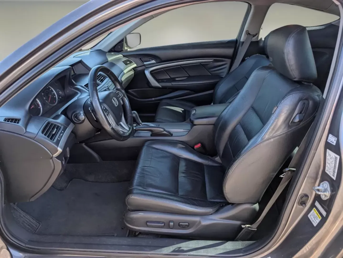 2011 /Black Honda Accord Cpe EX-L (1HGCS2B86BA) with an Other engine, located at 804 22nd Ave, Phenix City, AL, 36870, (334) 297-1860, 32.484749, -85.024475 - **Drive in Style with the 2011 Honda Accord Cpe EX-L from Gils Auto in Phenix City, AL!**<br /> <br /> Are you ready to elevate your daily commute or embark on weekend adventures? The 2011 Honda Accord Cpe EX-L, available at Gils Auto, is the perfect blend of comfort, style, and reliability for thos - Photo#9