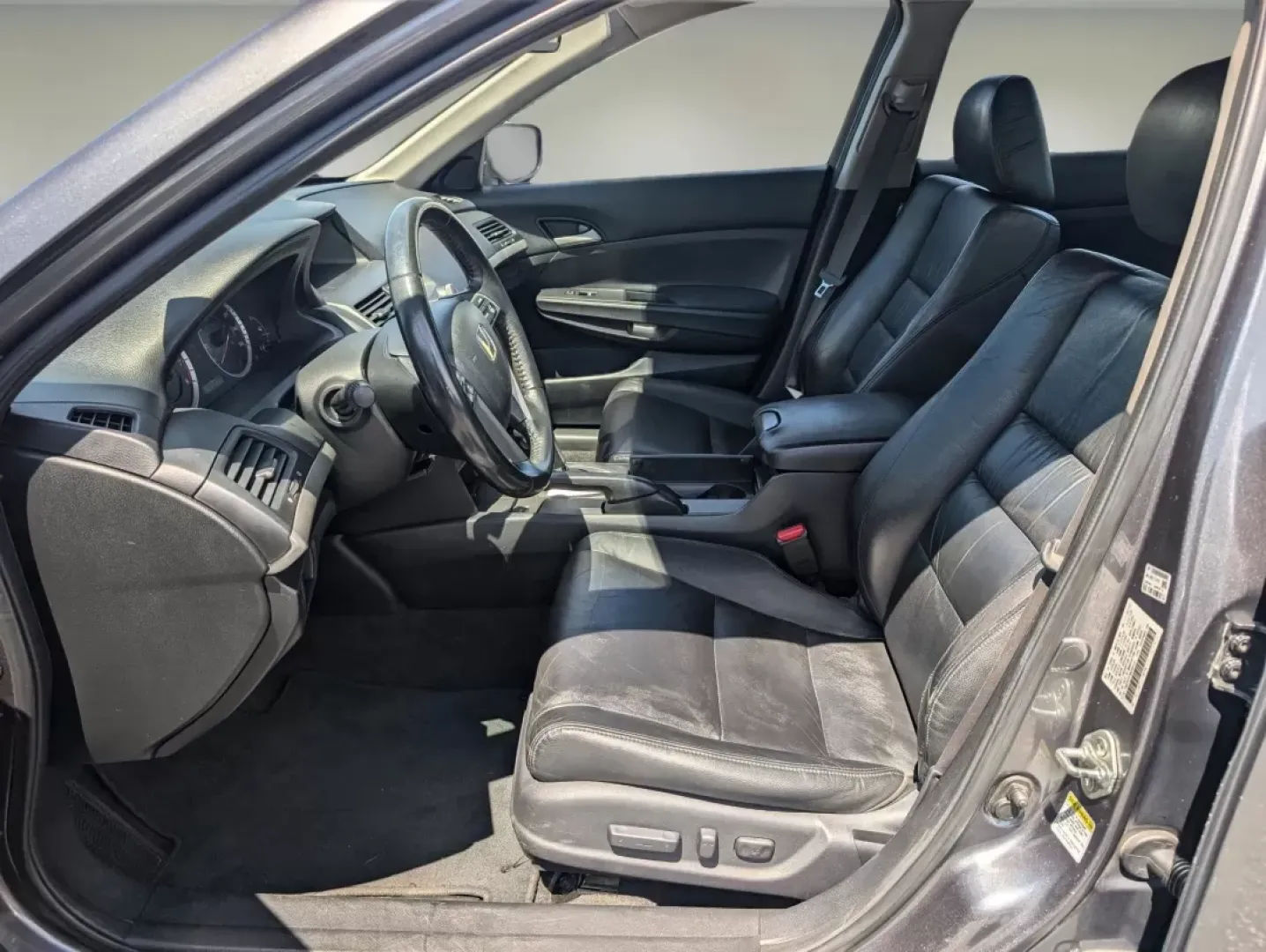 2011 Honda Accord Sdn SE (1HGCP2F67BA) with an Other engine, located at 521 Old Farm Lane Rd, Prattville, AL, 36066, (334) 325-1505, 32.482460, -86.416367 - Discover your next adventure with the 2011 Honda Accord SE, a sedan that effortlessly blends style, comfort, and reliability. Whether you're commuting to work, ferrying the kids to soccer practice, or planning a weekend getaway, this car is designed to meet the diverse needs of today's busy lifestyl - Photo#9