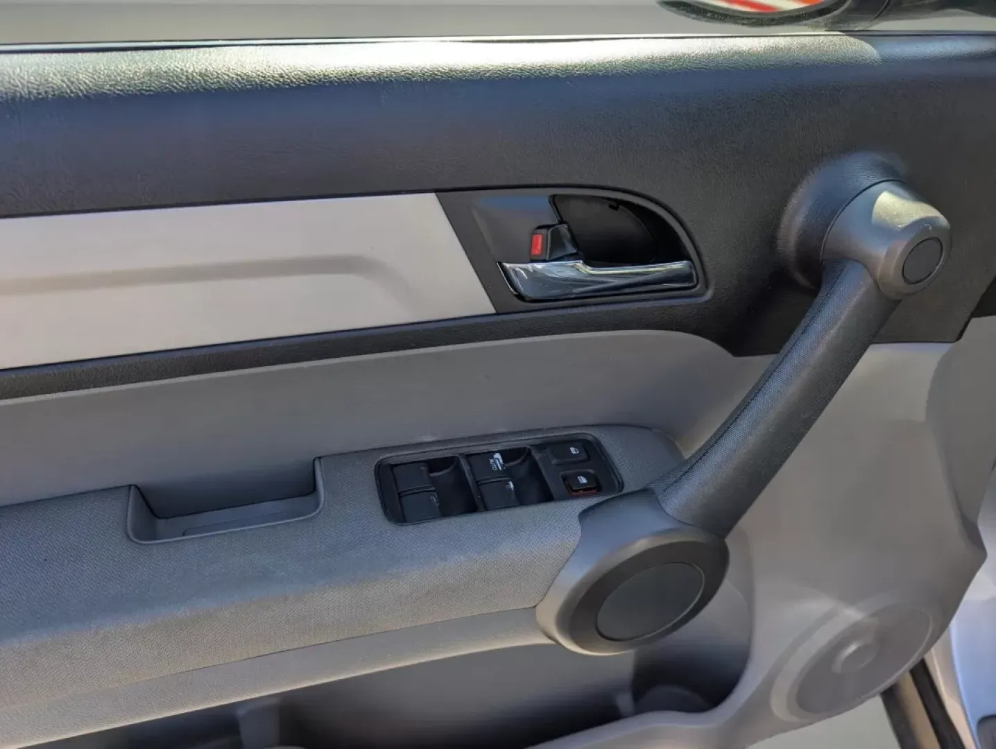 2011 Honda CR-V SE (5J6RE4H48BL) with an Other engine, located at 1430 Gateway Drive, Opelika, AL, 36801, (334) 239-0944, 32.637871, -85.409790 - **Experience the Freedom of Adventure with the 2011 Honda CR-V SE Perfect for Your Active Lifestyle!**<br /> <br /> Are you ready to elevate your weekends and daily adventures? The 2011 Honda CR-V SE is the ultimate SUV designed for those who crave reliability, style, and versatility. Whether you'r - Photo#15