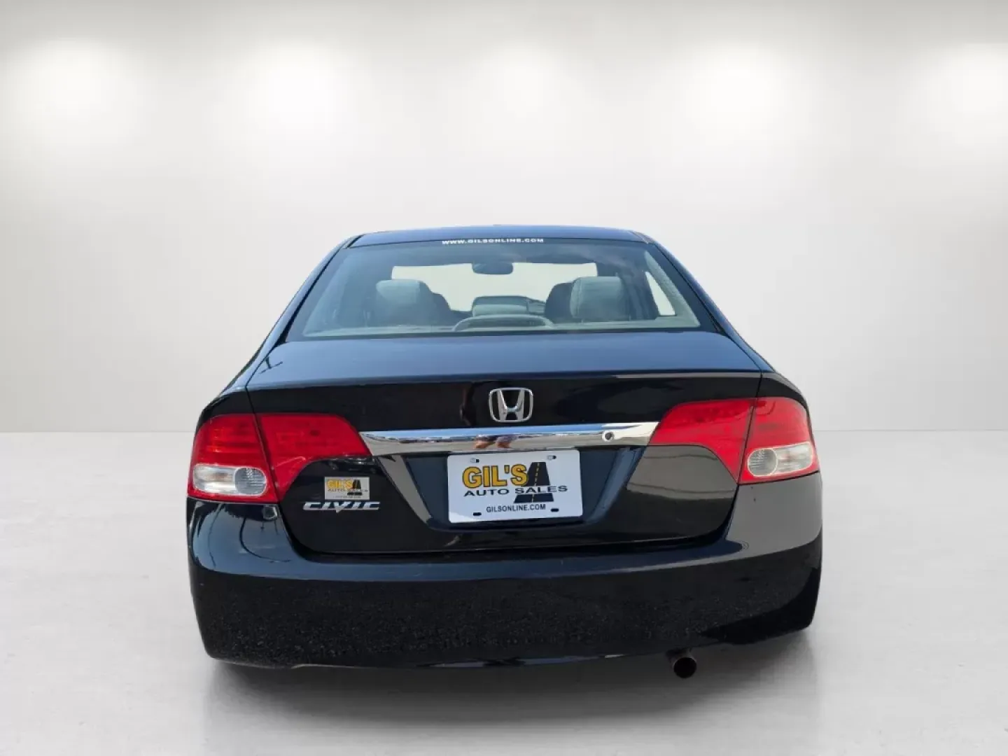 2011 Honda Civic Sdn LX (19XFA1F50BE) with an Other engine, located at 1430 Gateway Drive, Opelika, AL, 36801, (334) 239-0944, 32.637871, -85.409790 - **Discover Your Perfect Commuter Companion: 2011 Honda Civic LX at Gils Auto in Phenix City!**<br /> <br /> Are you on the hunt for a reliable, efficient, and stylish vehicle to enhance your daily commute or weekend adventures? Look no further! The 2011 Honda Civic LX, available at Gils Auto in Phen - Photo#5