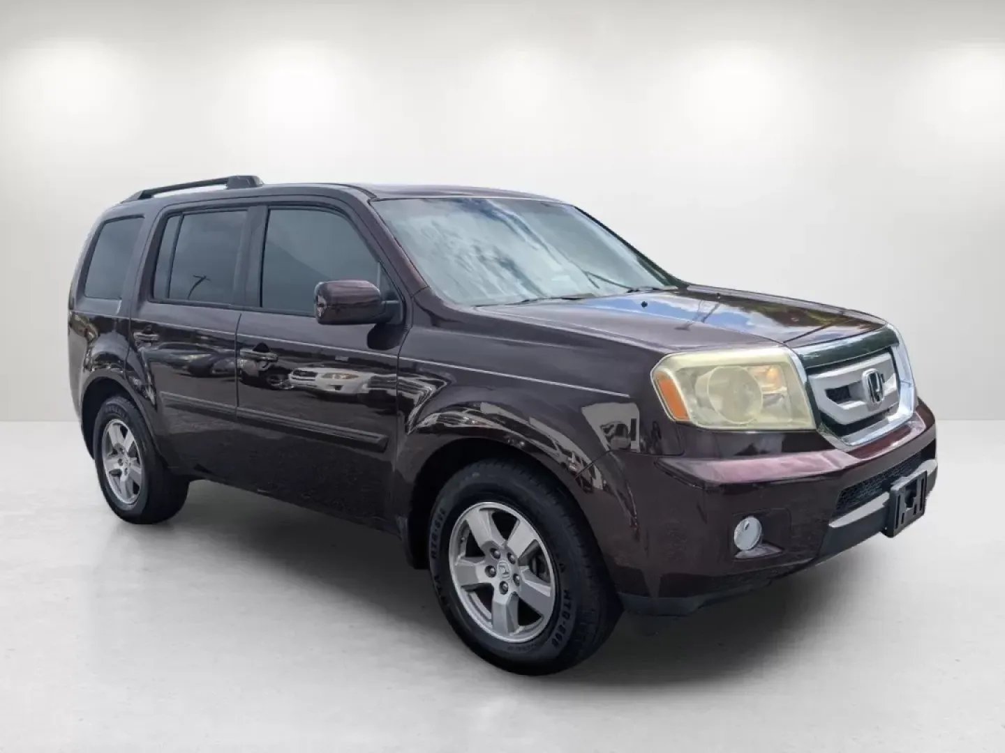 2011 Honda Pilot EX-L (5FNYF3H53BB) with an Other engine, located at 1430 Gateway Drive, Opelika, AL, 36801, (334) 239-0944, 32.637871, -85.409790 - Are you ready to elevate your family adventures or tackle those long commutes with ease? Look no further than this stunning 2011 Honda Pilot EX-L, available now at Gils Auto in Phenix City, AL. This spacious SUV is perfect for growing families and weekend explorers alike, offering comfort, safety, a - Photo#2