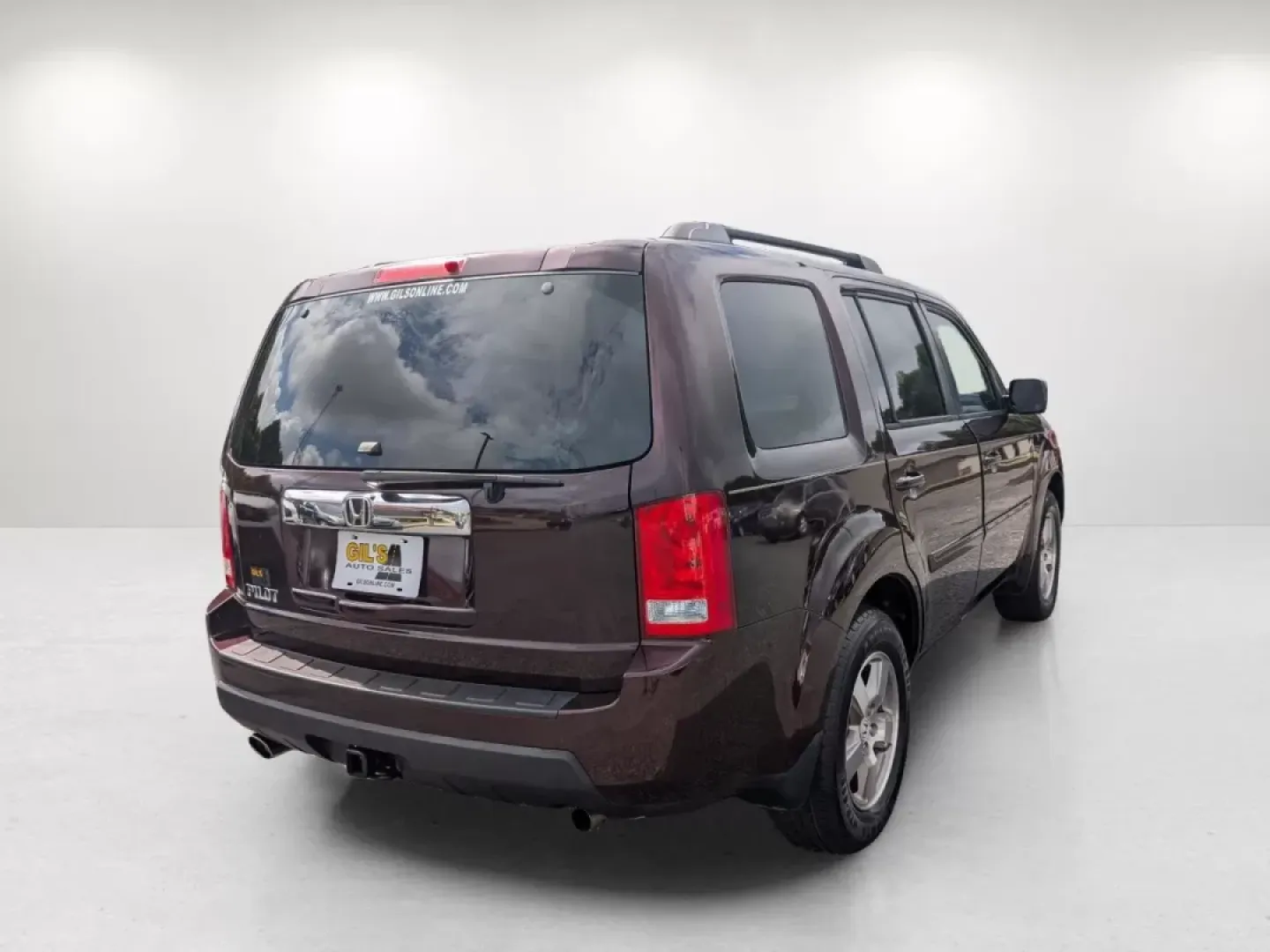 2011 Honda Pilot EX-L (5FNYF3H53BB) with an Other engine, located at 1430 Gateway Drive, Opelika, AL, 36801, (334) 239-0944, 32.637871, -85.409790 - Are you ready to elevate your family adventures or tackle those long commutes with ease? Look no further than this stunning 2011 Honda Pilot EX-L, available now at Gils Auto in Phenix City, AL. This spacious SUV is perfect for growing families and weekend explorers alike, offering comfort, safety, a - Photo#4