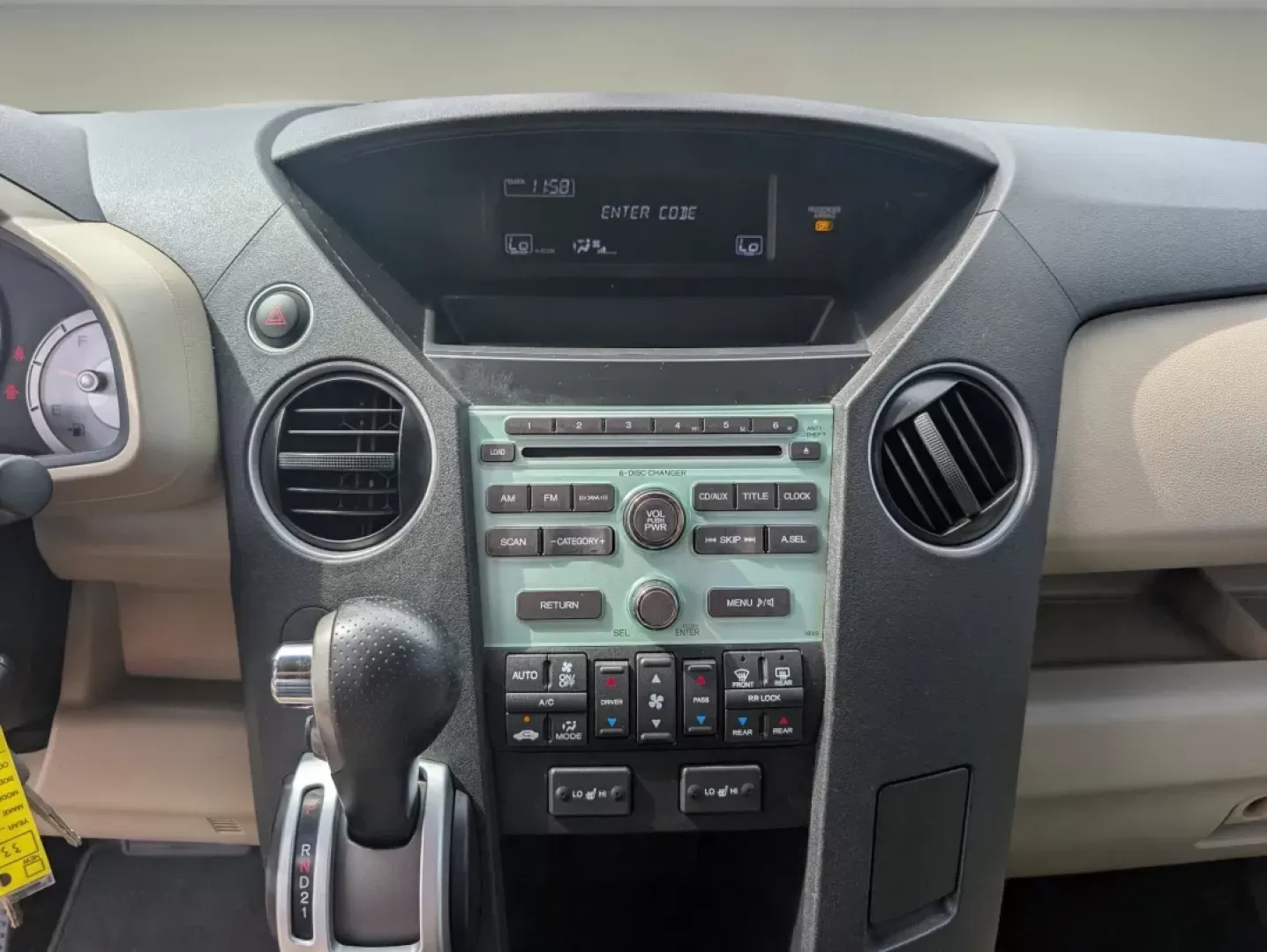 2011 Honda Pilot EX-L (5FNYF3H53BB) with an Other engine, located at 1430 Gateway Drive, Opelika, AL, 36801, (334) 239-0944, 32.637871, -85.409790 - Are you ready to elevate your family adventures or tackle those long commutes with ease? Look no further than this stunning 2011 Honda Pilot EX-L, available now at Gils Auto in Phenix City, AL. This spacious SUV is perfect for growing families and weekend explorers alike, offering comfort, safety, a - Photo#16