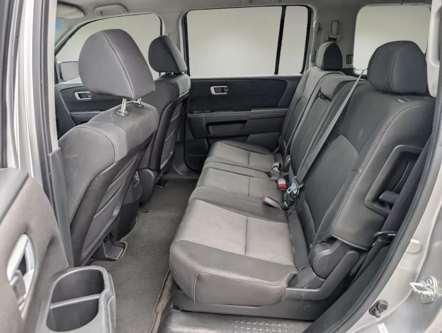 2011 Honda Pilot EX (5FNYF3H40BB) with an Other engine, located at 1430 Gateway Drive, Opelika, AL, 36801, (334) 239-0944, 32.637871, -85.409790 - **Discover Your Next Adventure with the 2011 Honda Pilot EX at Gils Auto - Opelika!**<br /> <br /> Are you seeking a reliable and versatile vehicle that caters to your family's needs or weekend escapades? Look no further than the 2011 Honda Pilot EX, available now at Gils Auto located at 1430 Gatewa - Photo#10
