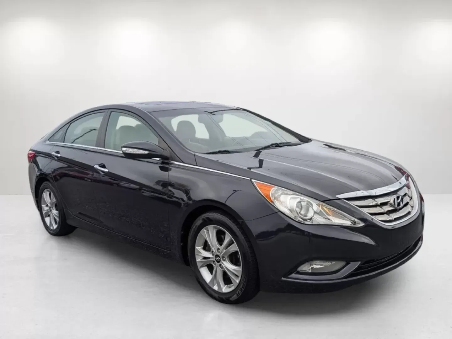 2011 /Camel Hyundai Sonata Ltd (5NPEC4AC2BH) with an Other engine, located at 521 Old Farm Lane Rd, Prattville, AL, 36066, (334) 325-1505, 32.482460, -86.416367 - **Drive Into Your Next Adventure with the 2011 Hyundai Sonata at Gils Auto!**<br /> <br /> Are you ready to elevate your daily commute or embark on family road trips? The 2011 Hyundai Sonata, now available at Gils Auto in Phenix City, AL, is the perfect blend of style, comfort, and reliability that - Photo#2