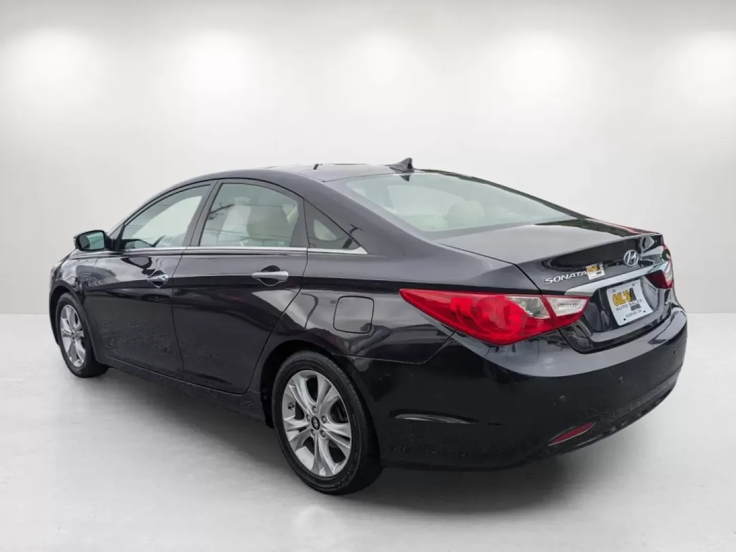 2011 /Camel Hyundai Sonata Ltd (5NPEC4AC2BH) with an Other engine, located at 521 Old Farm Lane Rd, Prattville, AL, 36066, (334) 325-1505, 32.482460, -86.416367 - **Drive Into Your Next Adventure with the 2011 Hyundai Sonata at Gils Auto!**<br /> <br /> Are you ready to elevate your daily commute or embark on family road trips? The 2011 Hyundai Sonata, now available at Gils Auto in Phenix City, AL, is the perfect blend of style, comfort, and reliability that - Photo#6