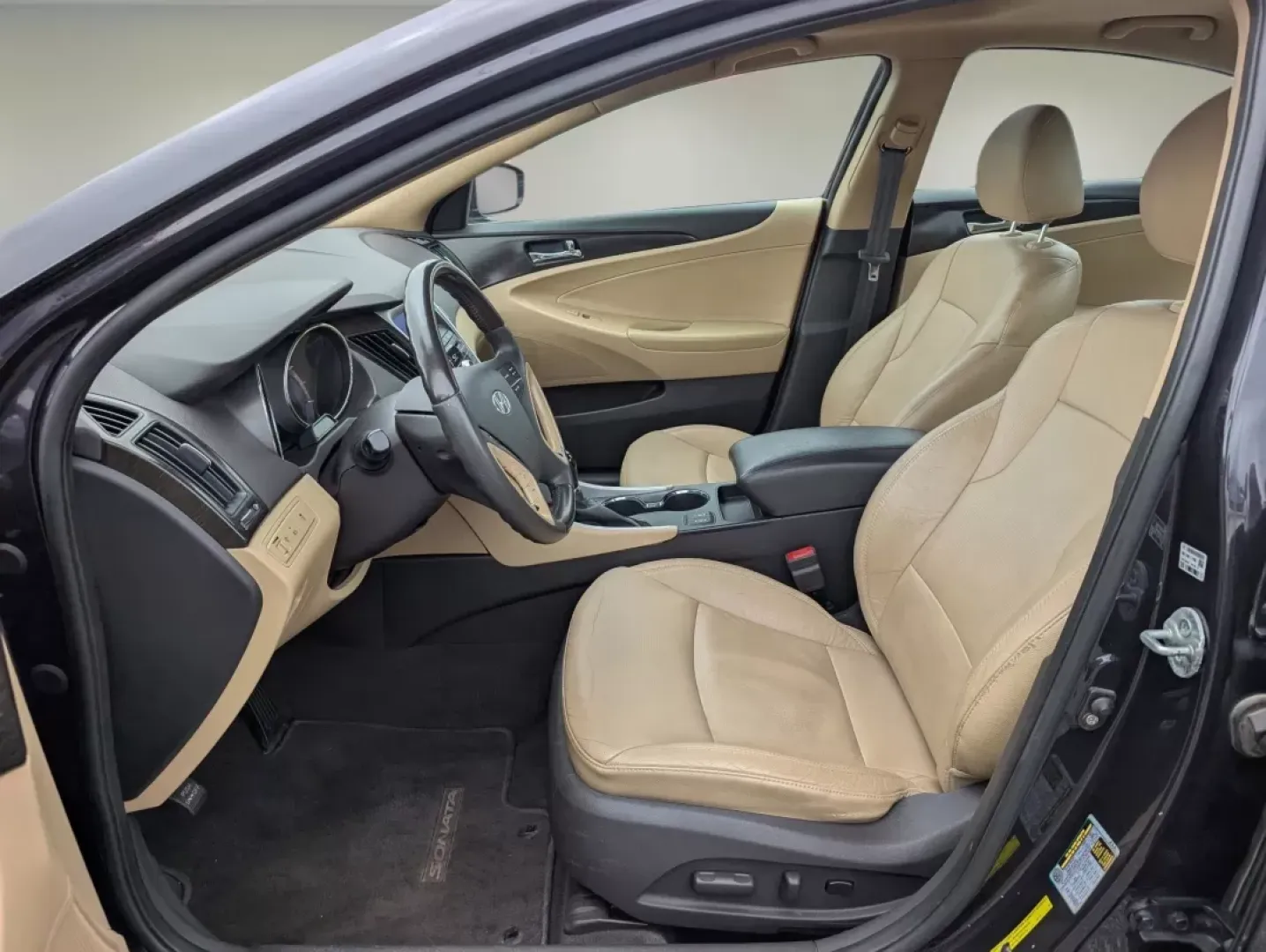 2011 /Camel Hyundai Sonata Ltd (5NPEC4AC2BH) with an Other engine, located at 521 Old Farm Lane Rd, Prattville, AL, 36066, (334) 325-1505, 32.482460, -86.416367 - **Drive Into Your Next Adventure with the 2011 Hyundai Sonata at Gils Auto!**<br /> <br /> Are you ready to elevate your daily commute or embark on family road trips? The 2011 Hyundai Sonata, now available at Gils Auto in Phenix City, AL, is the perfect blend of style, comfort, and reliability that - Photo#9