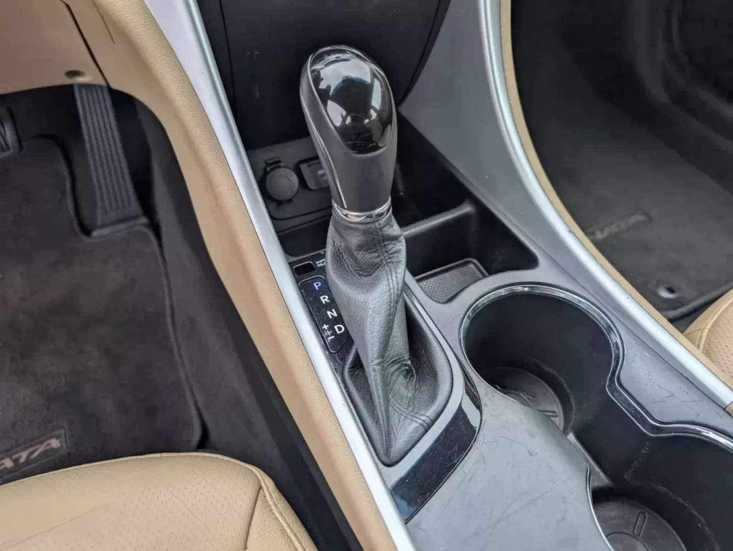 2011 /Camel Hyundai Sonata Ltd (5NPEC4AC2BH) with an Other engine, located at 521 Old Farm Lane Rd, Prattville, AL, 36066, (334) 325-1505, 32.482460, -86.416367 - **Drive Into Your Next Adventure with the 2011 Hyundai Sonata at Gils Auto!**<br /> <br /> Are you ready to elevate your daily commute or embark on family road trips? The 2011 Hyundai Sonata, now available at Gils Auto in Phenix City, AL, is the perfect blend of style, comfort, and reliability that - Photo#13