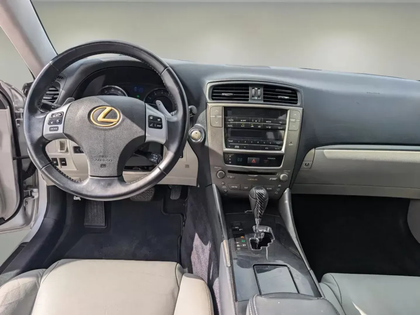 2011 Lexus IS 250 (JTHBF5C21B5) with an Other engine, located at 1430 Gateway Drive, Opelika, AL, 36801, (334) 239-0944, 32.637871, -85.409790 - Experience the perfect blend of luxury, reliability, and performance with the 2011 Lexus IS 250 at Gils Auto in Opelika, AL. If you're a commuter who values comfort during long drives or an individual looking for a stylish sedan for weekend getaways, this vehicle is tailored for you. With its sleek - Photo#11