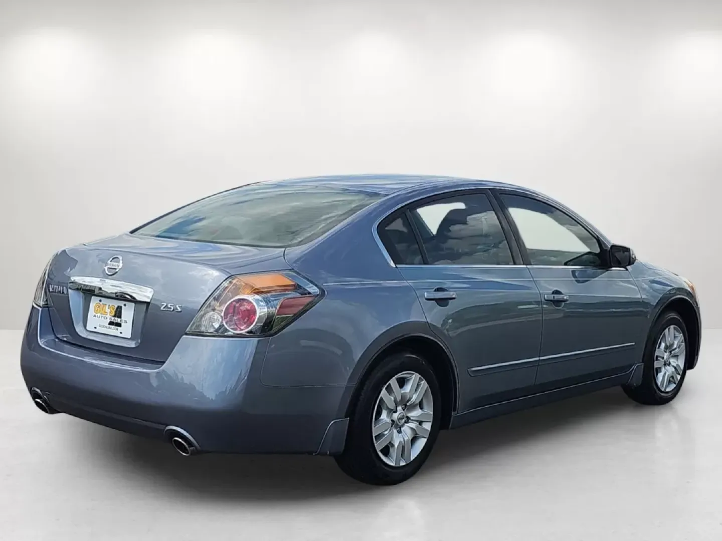 2011 /Frost Nissan Altima 2.5 S (1N4AL2AP2BC) with an Other engine, located at 1430 Gateway Drive, Opelika, AL, 36801, (334) 239-0944, 32.637871, -85.409790 - Looking for a reliable vehicle to enhance your daily commute or take on weekend adventures? Look no further than this impressive 2011 Nissan Altima 2.5 S, available now at Gils Auto, your trusted Buy Here Pay Here dealership located at 521 Old Farm Lane Rd, Prattville, AL 36066. This vehicle is perf - Photo#4