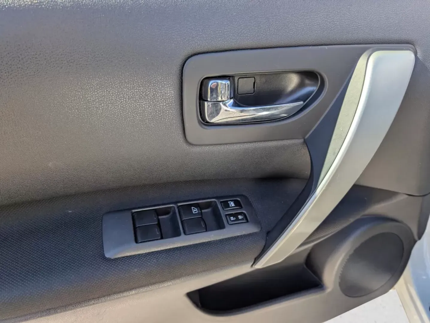 2011 /Black Nissan Rogue SV (JN8AS5MV8BW) with an Other engine, located at 7000 Northlake Connector, Columbus, GA, 31904, (706) 987-8085, 32.524975, -84.978134 - Discover the freedom of adventure with the 2011 Nissan Rogue SV, an SUV that perfectly balances utility and style, making it an ideal choice for families on the go, weekend explorers, or anyone seeking a reliable vehicle for daily commutes. At Gils Auto in Phenix City, AL, we understand that securin - Photo#15