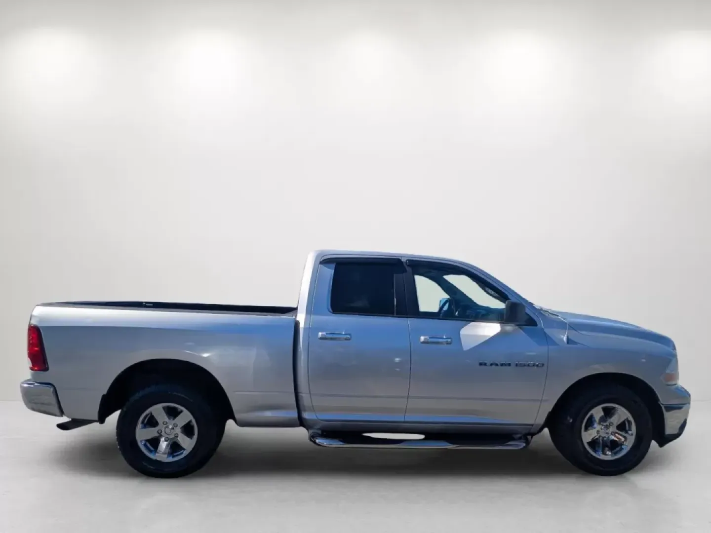 2011 /Dark Slate/Medium Graystone Ram 1500 SLT (1D7RB1GP1BS) with an Other engine, located at 1430 Gateway Drive, Opelika, AL, 36801, (334) 239-0944, 32.637871, -85.409790 - Elevate your weekend adventures and everyday commutes with this rugged yet refined 2011 Ram 1500 SLT, now available at Gils Auto in Phenix City, AL. Whether you're navigating the busy streets of downtown or heading out for a weekend camping trip, this powerful crew cab pickup is designed to handle i - Photo#3