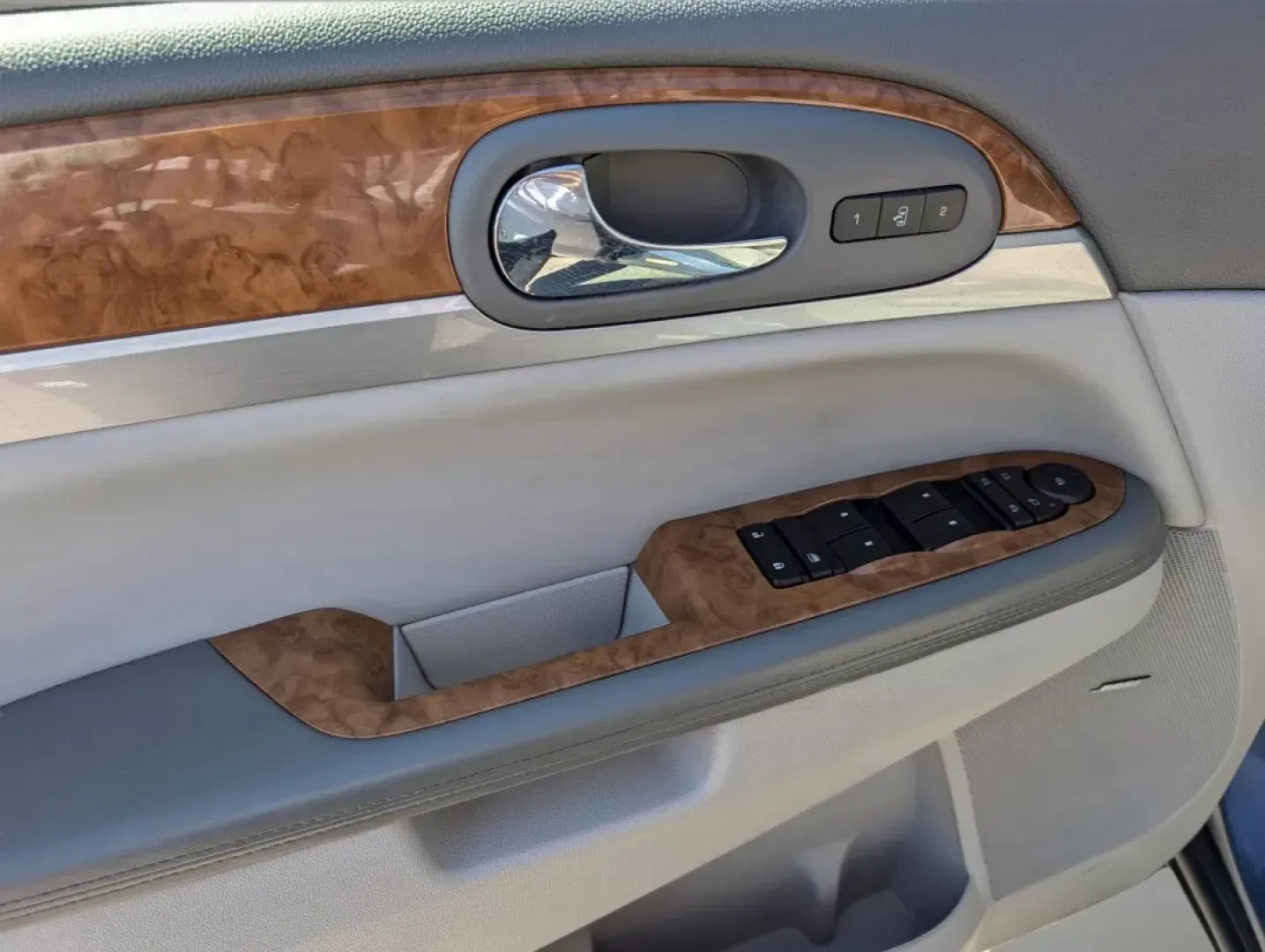 2012 /Titanium Buick Enclave Premium (5GAKRDED1CJ) with an Other engine, located at 804 22nd Ave, Phenix City, AL, 36870, (334) 297-1860, 32.484749, -85.024475 - Are you ready to elevate your family adventures with a vehicle that perfectly blends luxury and practicality? Look no further than the stunning 2012 Buick Enclave Premium, now available at Gils Auto in Opelika, AL! This sophisticated yet spacious SUV is the ultimate choice for growing families and w - Photo#8