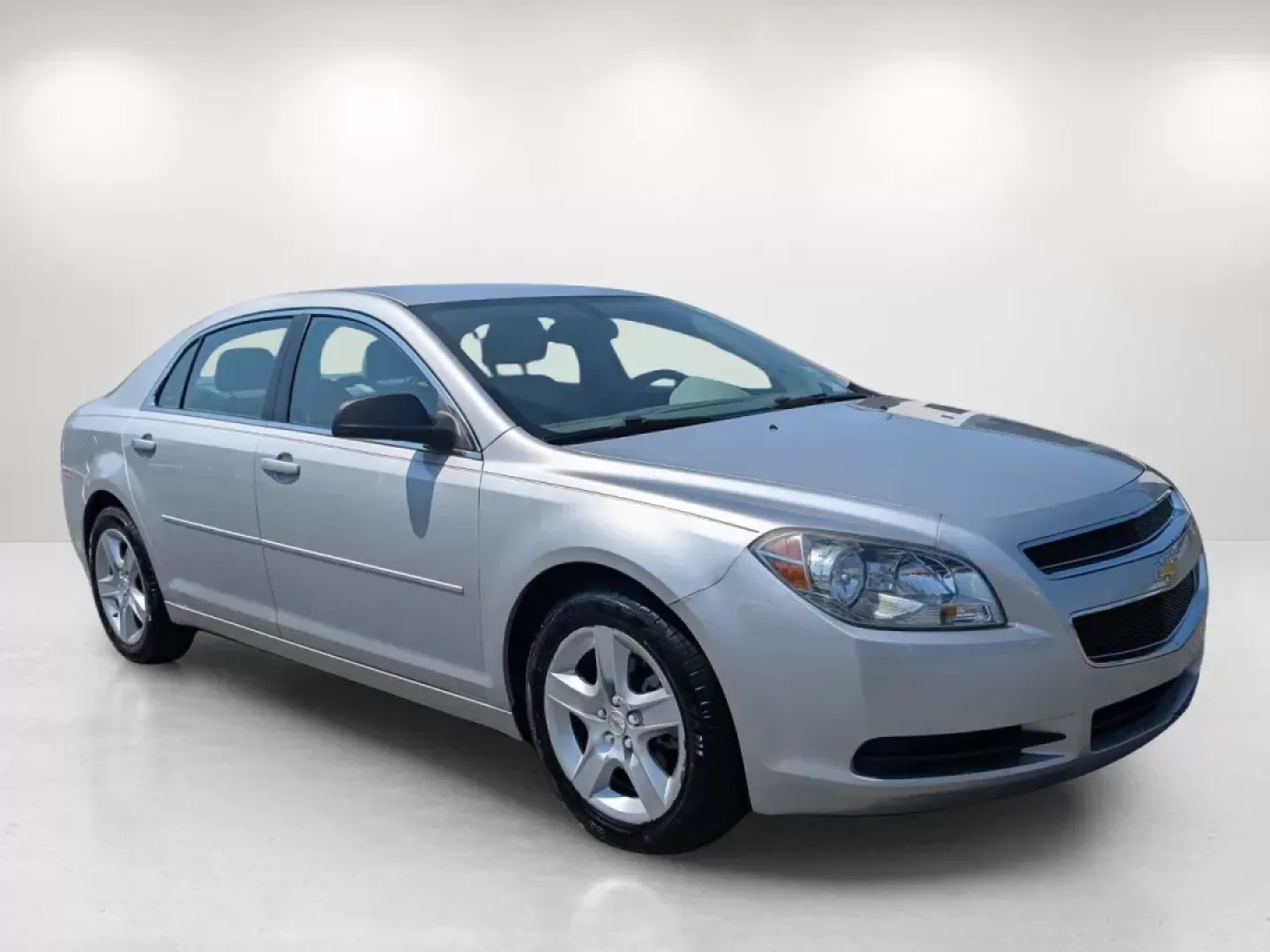 2012 /Titanium Chevrolet Malibu LS w/1FL (1G1ZA5EU5CF) with an Other engine, located at 1430 Gateway Drive, Opelika, AL, 36801, (334) 239-0944, 32.637871, -85.409790 - **Discover Your Next Adventure with the 2012 Chevrolet Malibu A Perfect Fit for Your Phenix City Lifestyle!**<br /> <br /> Are you looking for a reliable sedan that effortlessly blends style, efficiency, and comfort? The 2012 Chevrolet Malibu, available now at Gils Auto in Phenix City, AL, is an ex - Photo#2