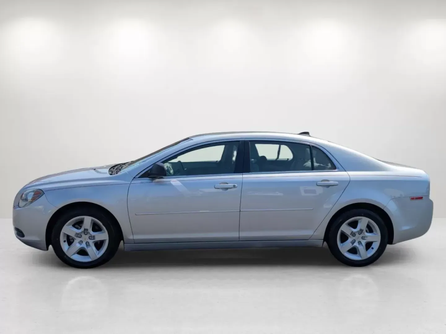 2012 /Titanium Chevrolet Malibu LS w/1FL (1G1ZA5EU5CF) with an Other engine, located at 1430 Gateway Drive, Opelika, AL, 36801, (334) 239-0944, 32.637871, -85.409790 - **Discover Your Next Adventure with the 2012 Chevrolet Malibu A Perfect Fit for Your Phenix City Lifestyle!**<br /> <br /> Are you looking for a reliable sedan that effortlessly blends style, efficiency, and comfort? The 2012 Chevrolet Malibu, available now at Gils Auto in Phenix City, AL, is an ex - Photo#7