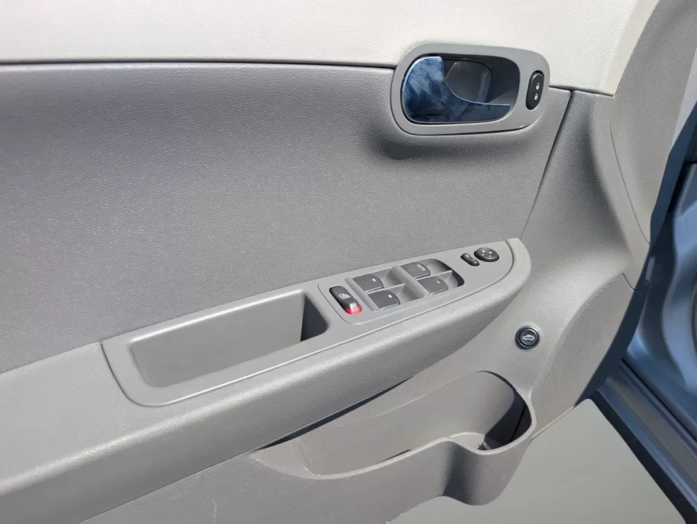 2012 /Titanium Chevrolet Malibu LS w/1FL (1G1ZA5EU5CF) with an Other engine, located at 1430 Gateway Drive, Opelika, AL, 36801, (334) 239-0944, 32.637871, -85.409790 - **Discover Your Next Adventure with the 2012 Chevrolet Malibu A Perfect Fit for Your Phenix City Lifestyle!**<br /> <br /> Are you looking for a reliable sedan that effortlessly blends style, efficiency, and comfort? The 2012 Chevrolet Malibu, available now at Gils Auto in Phenix City, AL, is an ex - Photo#8